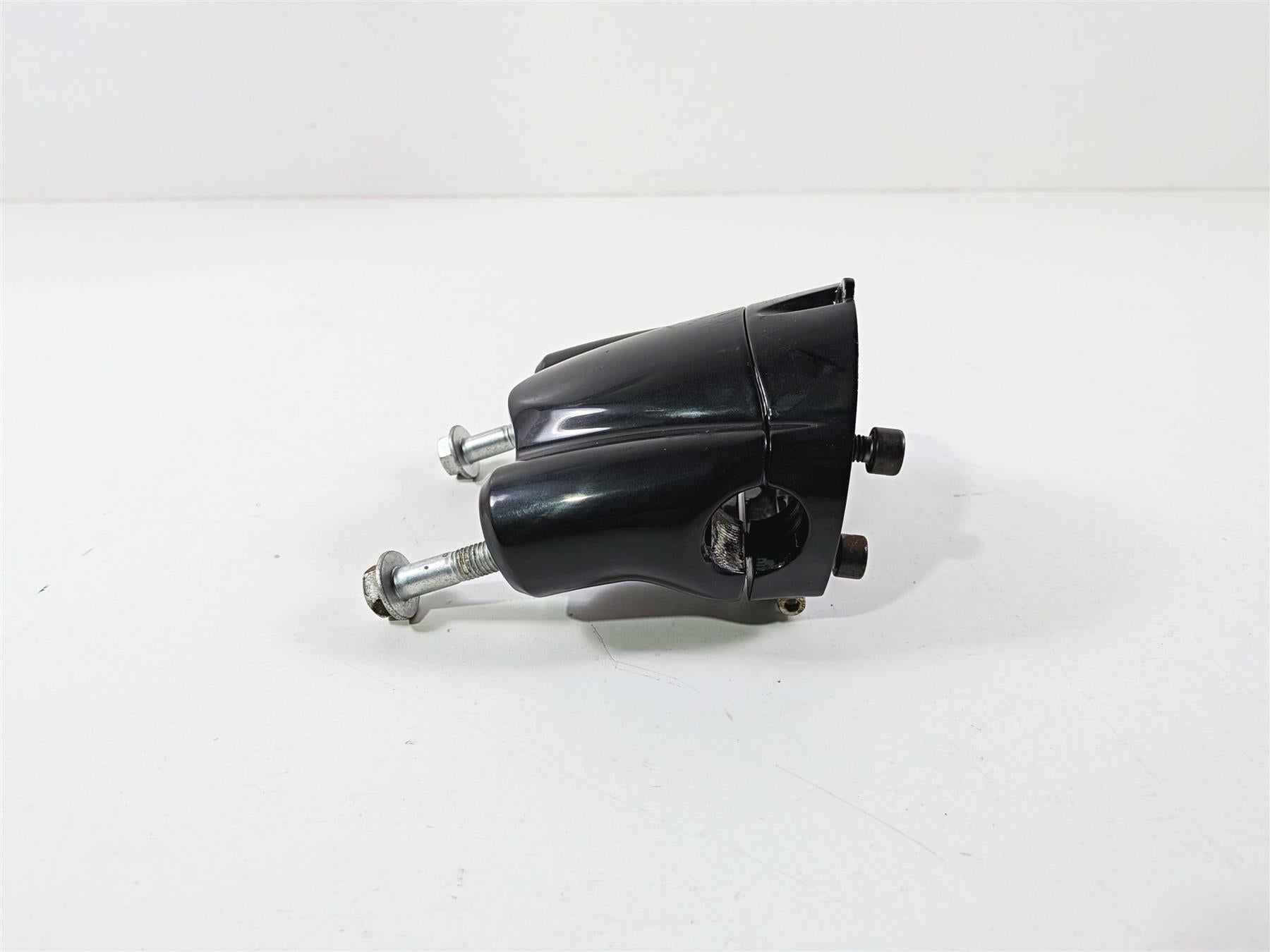 2011 Harley VRSCDX Night Rod Handlebar Steering Riser Holder 55999-06 55989-04 {{ shop.shopifyCountryName }} - Mototech271