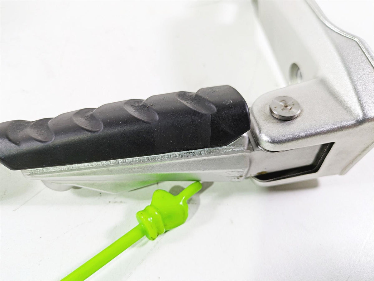 2012 BMW R1200R K27 Rear Passenger Foot Peg Rest Set 46717728893 46717728894 {{ shop.shopifyCountryName }} - Mototech271