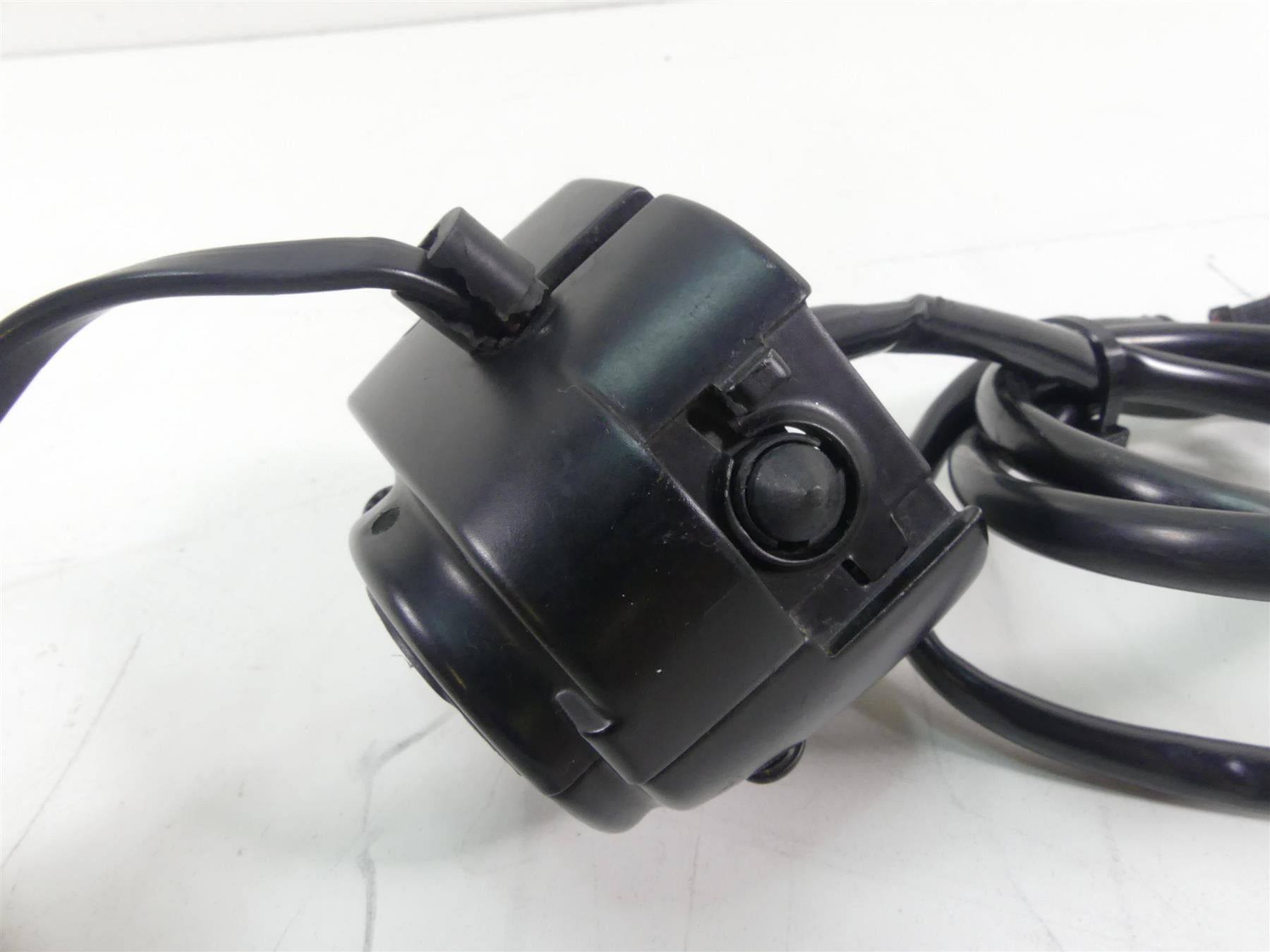 2014 Harley Dyna FXDF Fat Bob Left Hand Light Blinker Control Switch 72945-12 {{ shop.shopifyCountryName }} - Mototech271