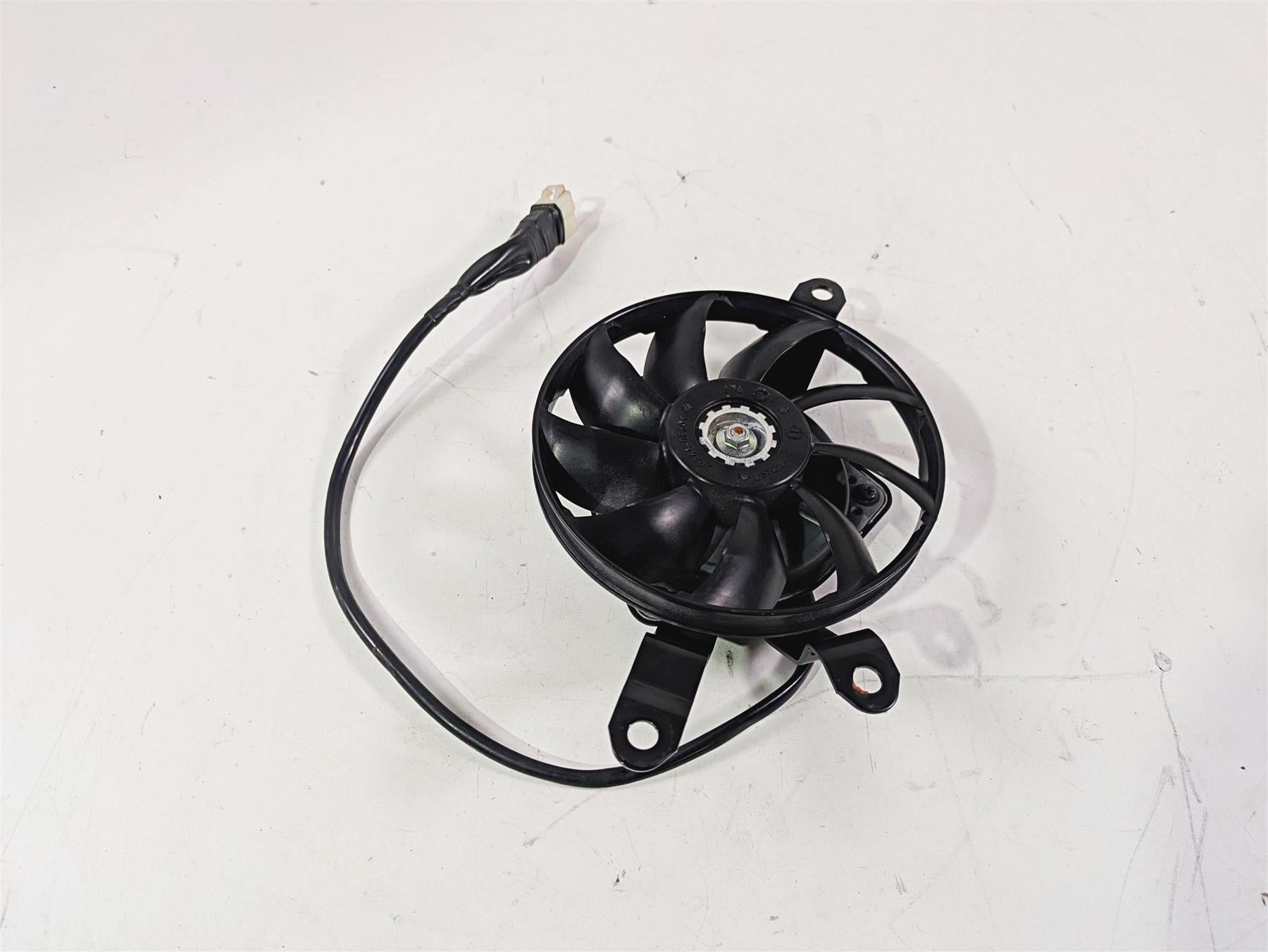2009 Yamaha FZ1 FZS10 Fazer Left Hand Denso Radiator Cooling Fan 2D1-12405-01