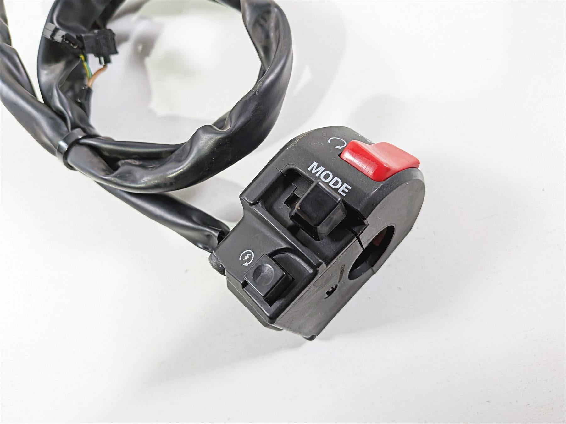 2012 Yamaha XT1200 Super Tenere Clean Right Hand Control Switch 23P-83963-00-00 {{ shop.shopifyCountryName }} - Mototech271