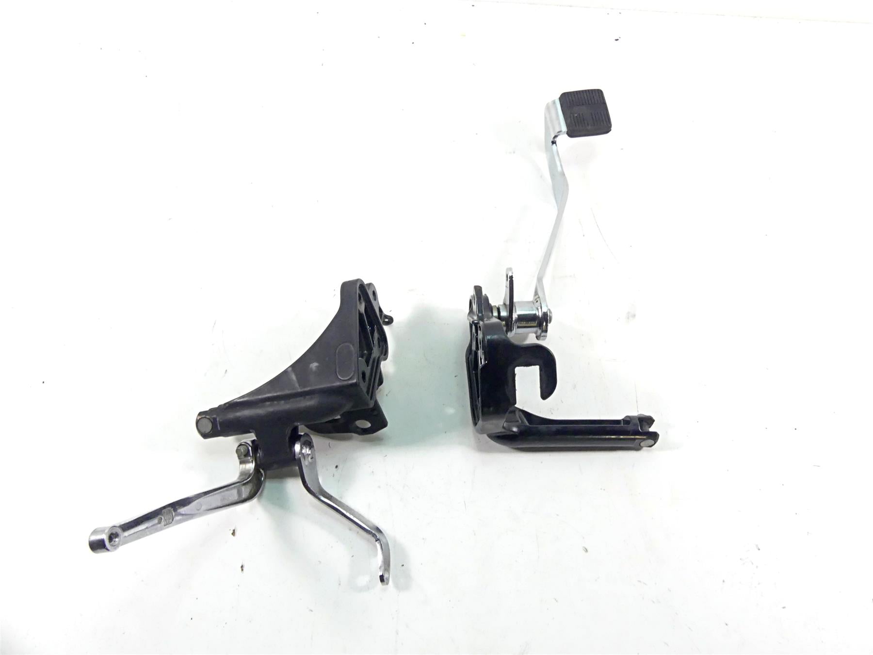 2011 Harley Softail FXS Blackline Forward Foot Peg Control Mount Set 42508-11BHP {{ shop.shopifyCountryName }} - Mototech271