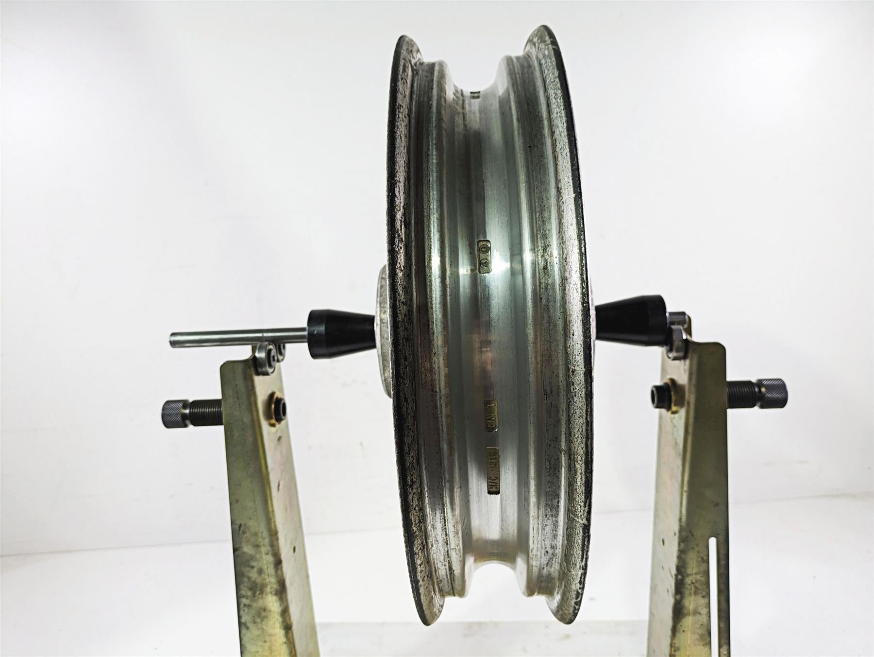 2003 Harley Touring FLHTCUI 100TH E-Glide Straight 16x3 Front Wheel Rim 41183-03 {{ shop.shopifyCountryName }} - Mototech271