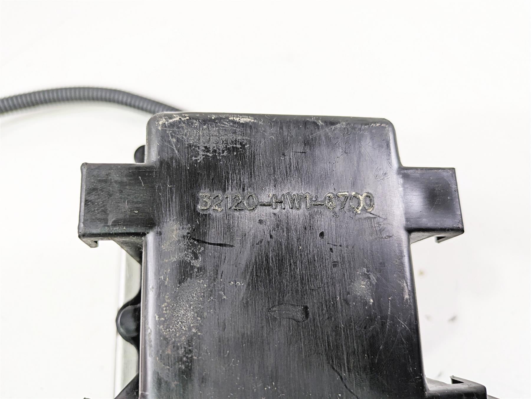 2004 Honda Aquatrax R-12X Starter Relay Solenoid Box -Tested 32120-HW1-670 {{ shop.shopifyCountryName }} - Mototech271
