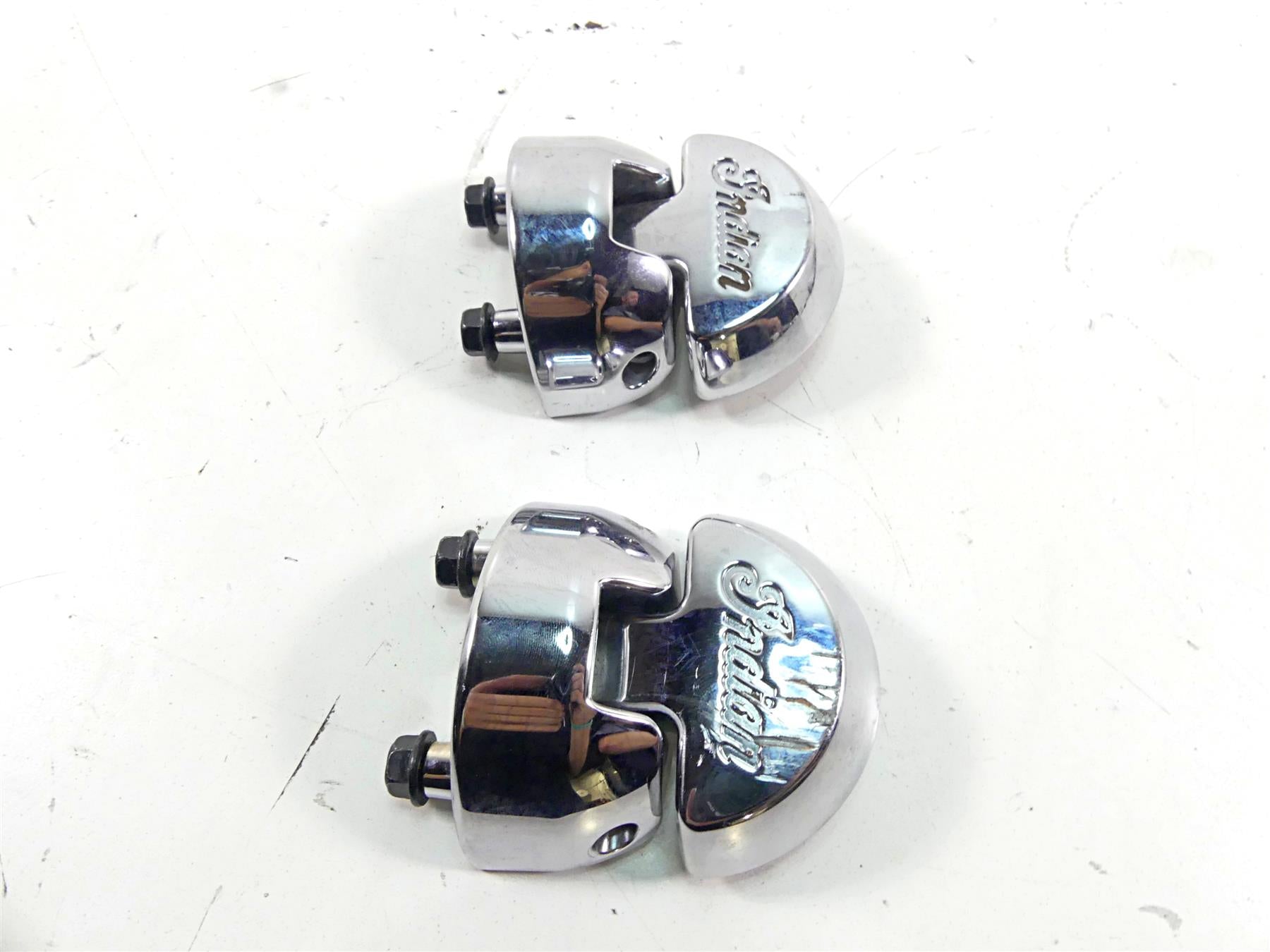 2019 Indian Chieftain Classic Left Saddlebag Latch Hinge Set 5138397 5138399 {{ shop.shopifyCountryName }} - Mototech271