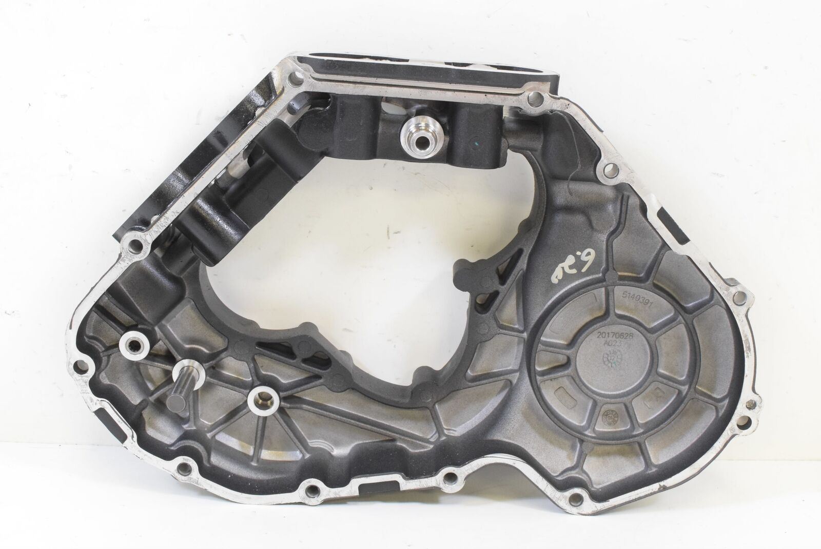 2018 Indian Roadmaster Inner Camshaft Engine Side Cover 5140391 {{ shop.shopifyCountryName }} - Mototech271