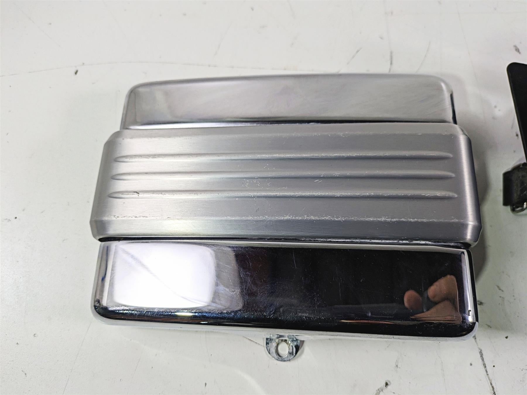 2007 Harley FXDWG Dyna Wide Glide Right Battery Tray & Chrome Cover 66375-06 {{ shop.shopifyCountryName }} - Mototech271