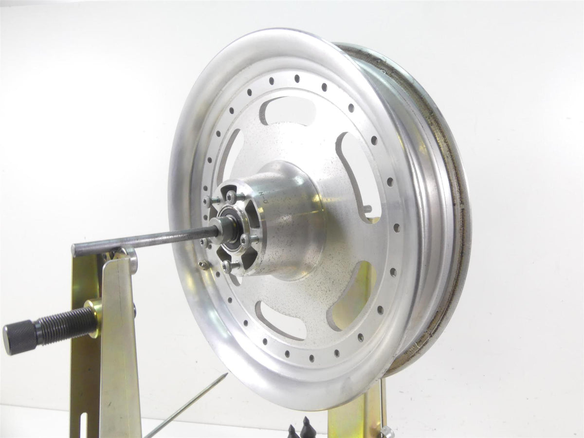 2009 Harley FXDF Dyna Fat Bob Straight 16x3 Slotted Front Wheel Rim 43300172 {{ shop.shopifyCountryName }} - Mototech271