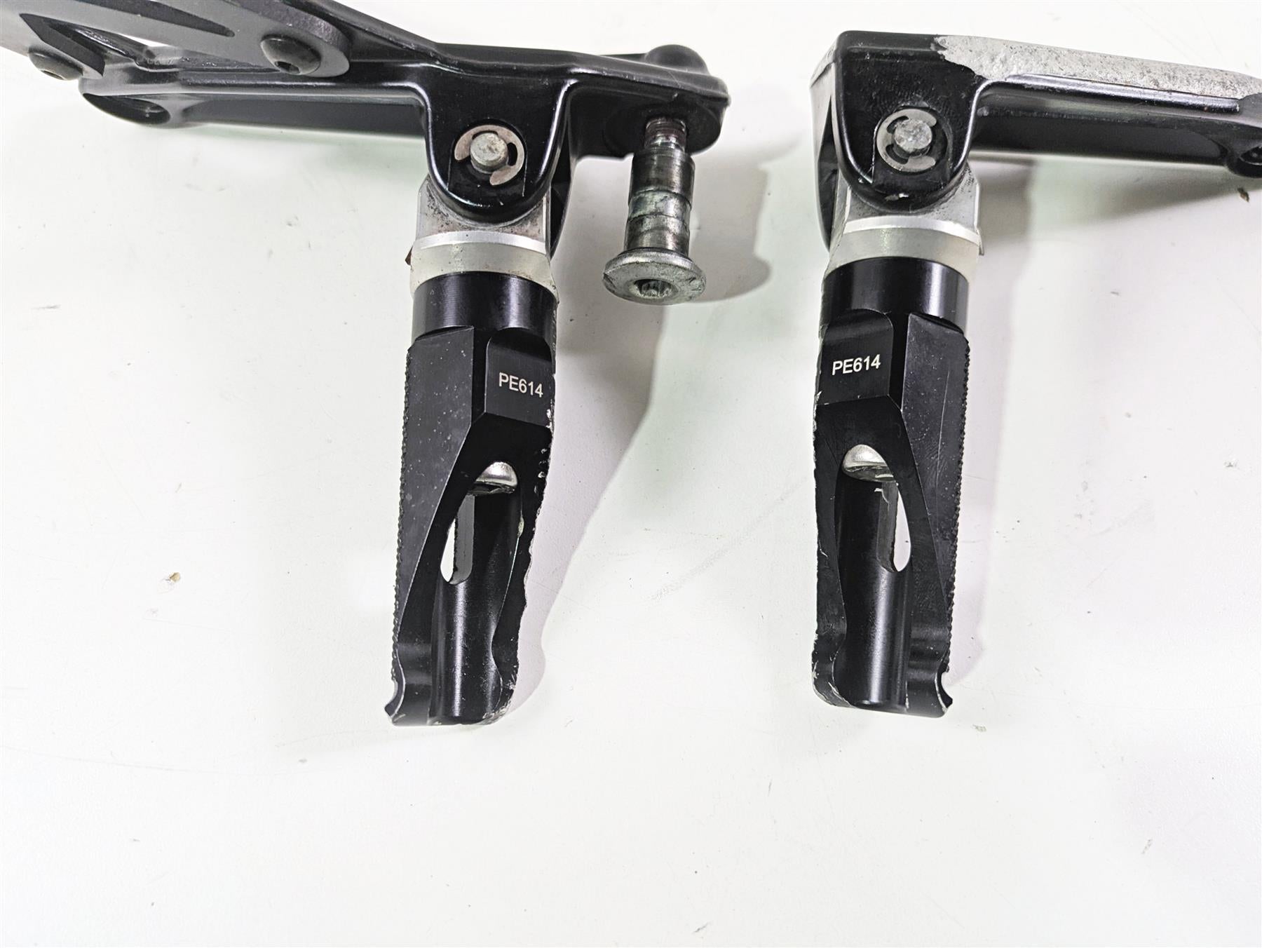 2012 Ducati Streetfighter 848 Rizoma Footpeg Foot Peg Rest PE614 82411541A {{ shop.shopifyCountryName }} - Mototech271