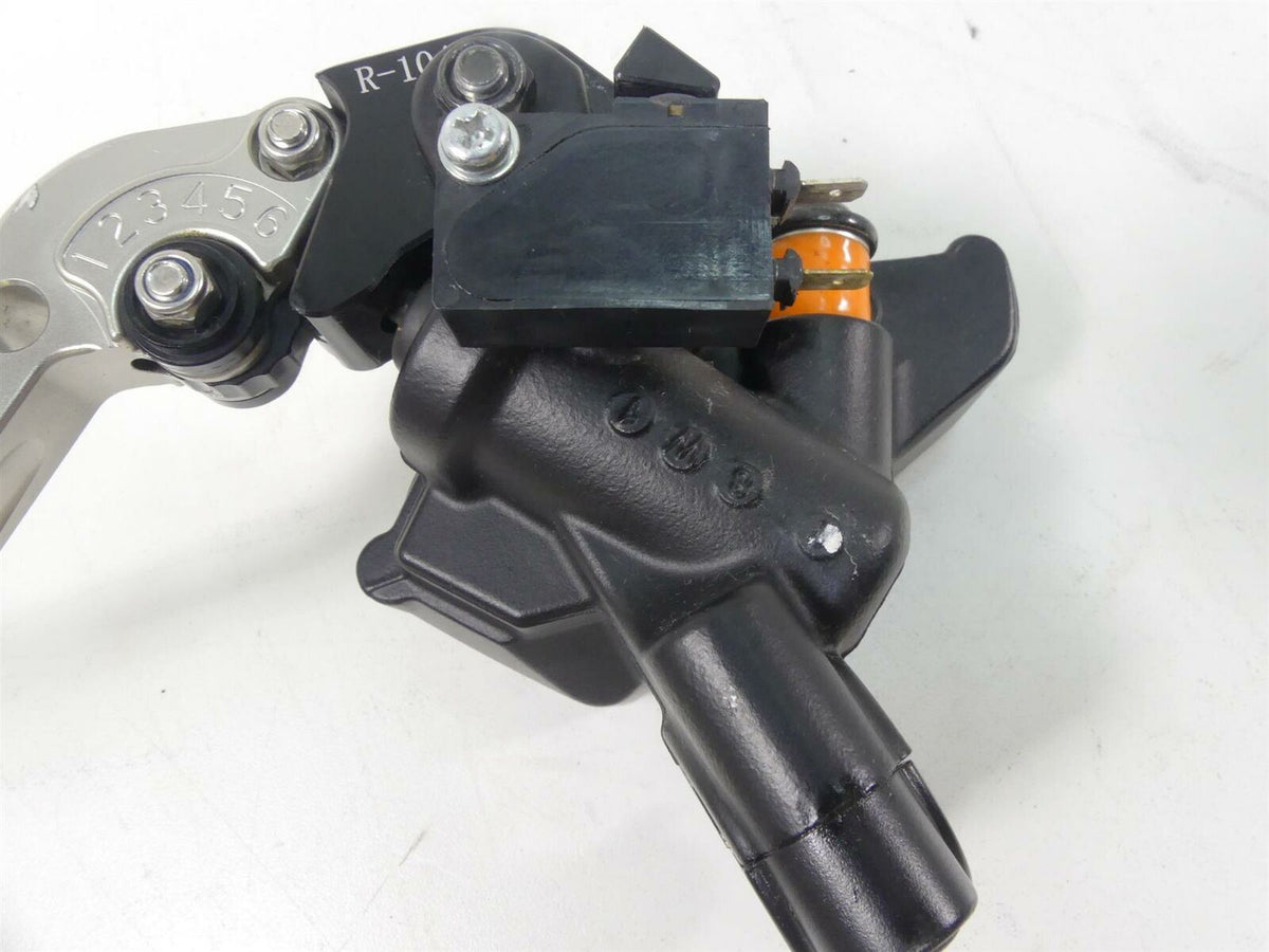 2020 Yamaha VMX17 1700 Front Brembo Brake Master Cylinder + Lever 2S3-W2587-00 {{ shop.shopifyCountryName }} - Mototech271