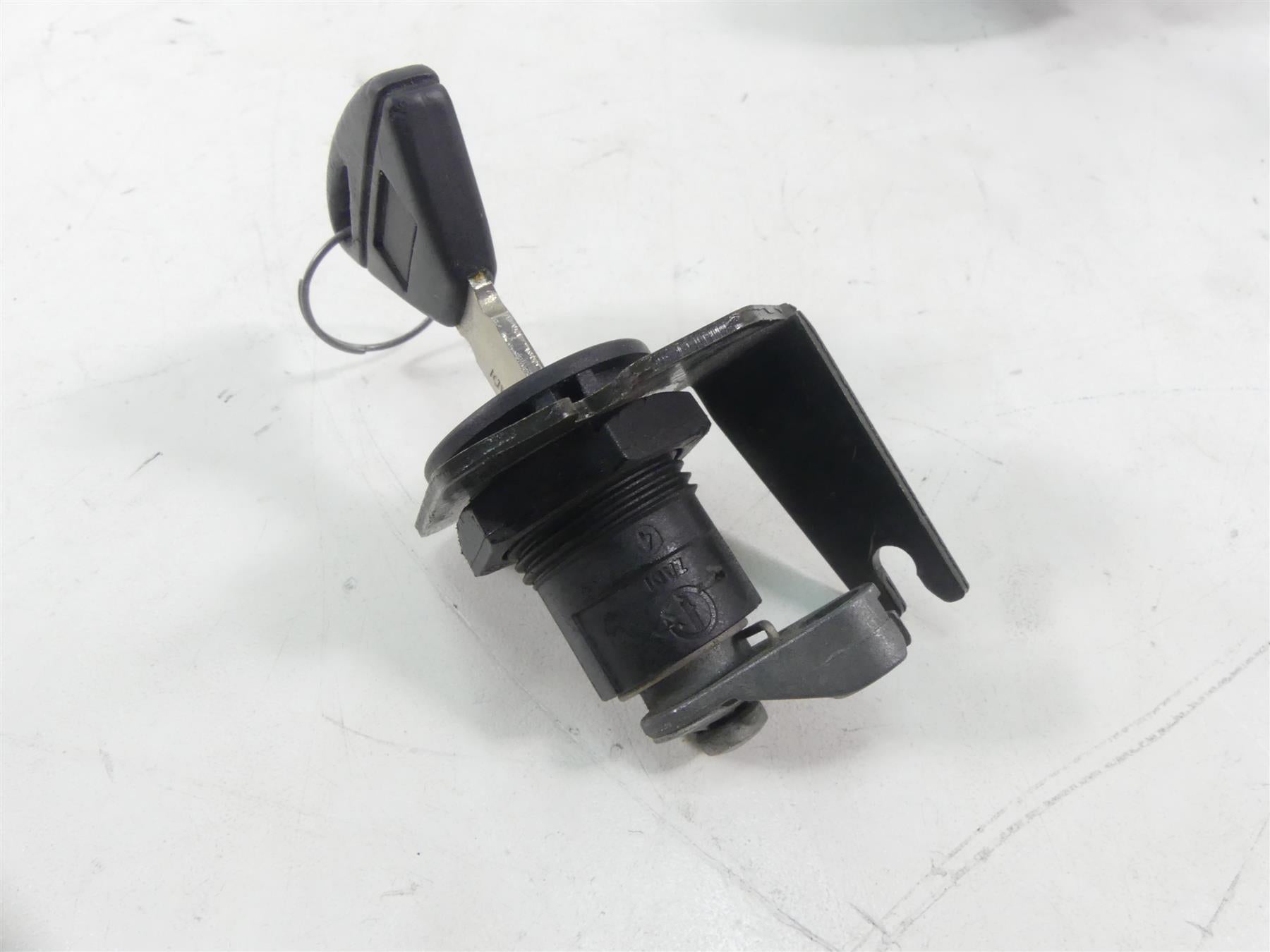 2004 Aprilia RSV1000 R Mille Ignition Switch Key Lock Set AP8127555 AP8104333 {{ shop.shopifyCountryName }} - Mototech271