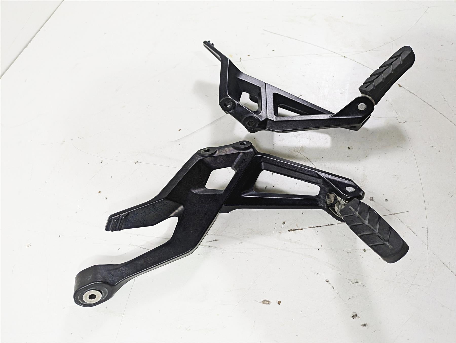 2022 KTM 1290 Super Adventure S Rear Passenger Footpeg Set 61912020090C1 {{ shop.shopifyCountryName }} - Mototech271