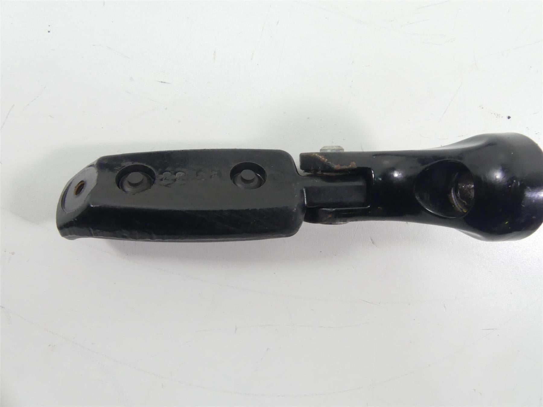 2011 Harley VRSCF Muscle Rod Left Front Footpeg & Shifter 50272-02B 33757-01A {{ shop.shopifyCountryName }} - Mototech271