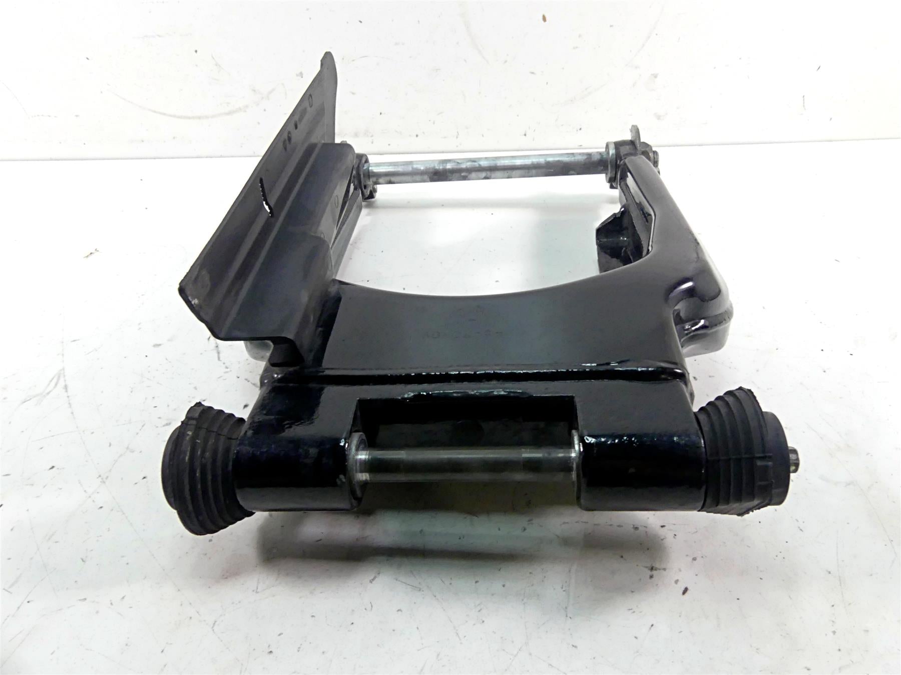 2015 Harley Touring FLHXS Street Glide Swingarm Swing Arm 25mm Axle 47549-09A {{ shop.shopifyCountryName }} - Mototech271