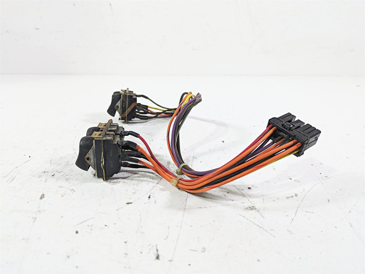 2003 Harley Touring FLHTCUI 100TH E-Glide Auxiliary Switch Set Cruise 70271-98 {{ shop.shopifyCountryName }} - Mototech271