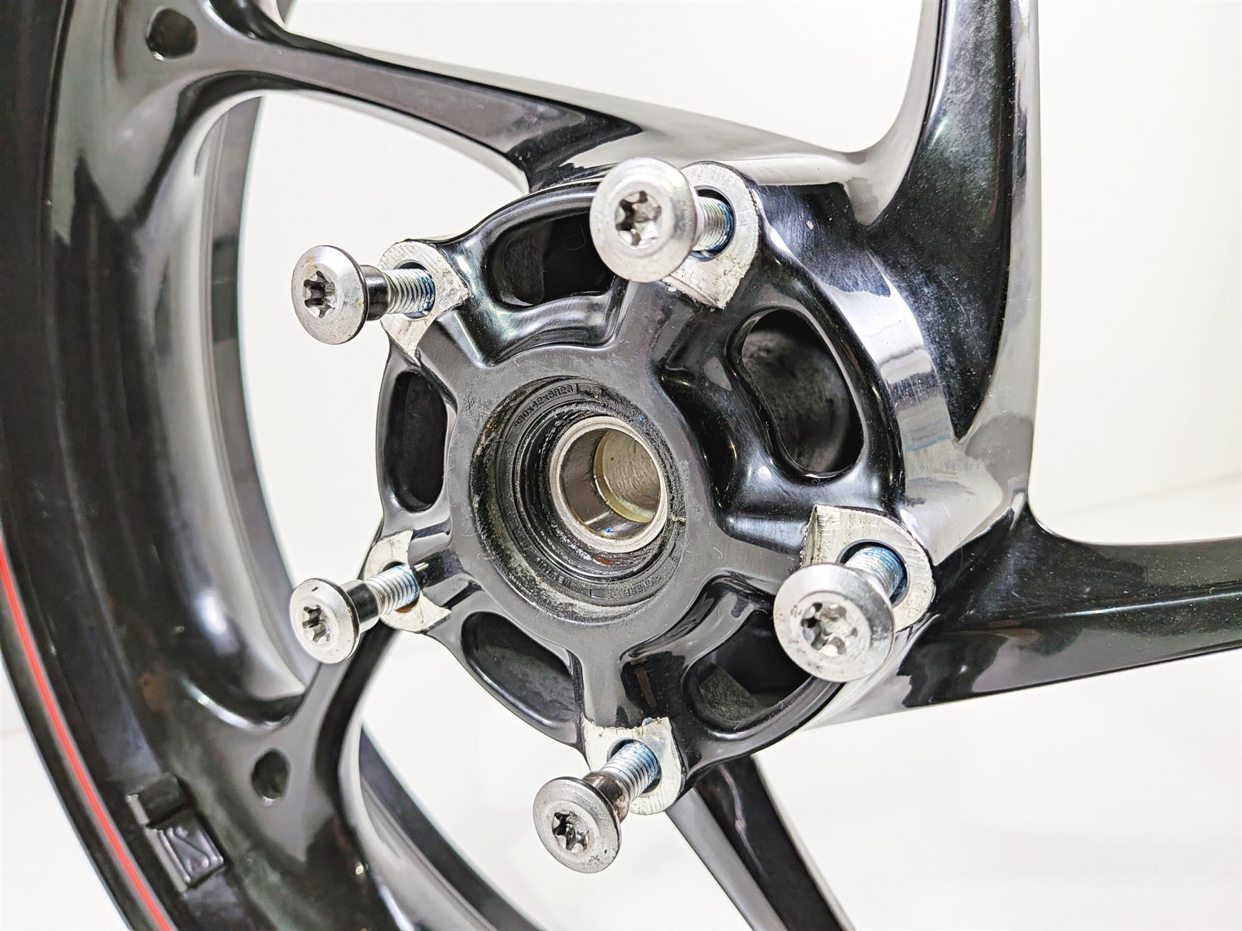 2019 Triumph Speed Triple RS 1050 Straight Nice Front Wheel Rim 17x3.5 T2000515 {{ shop.shopifyCountryName }} - Mototech271