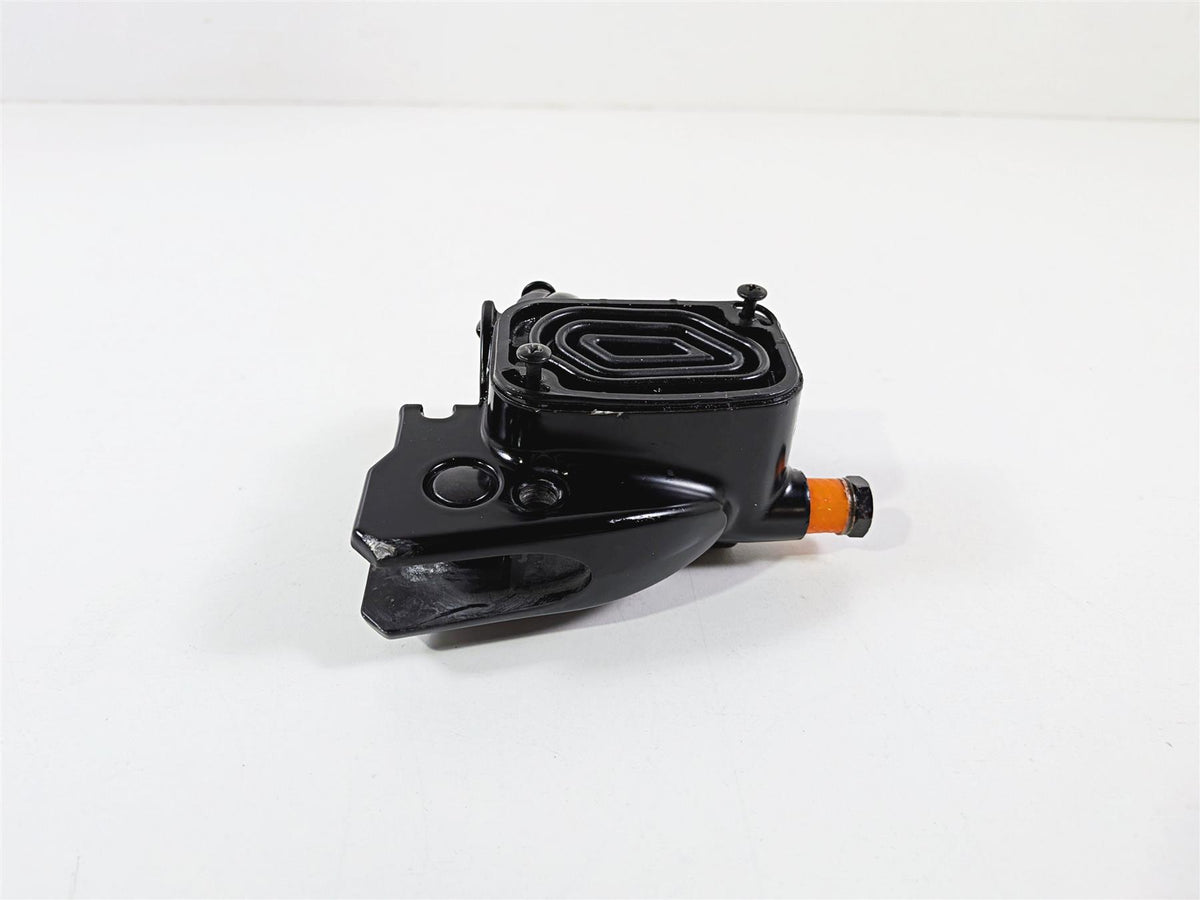 2017 Harley Touring FLHXS Street Glide Front Brake Master Cylinder 11/16 44551-08F {{ shop.shopifyCountryName }} - Mototech271