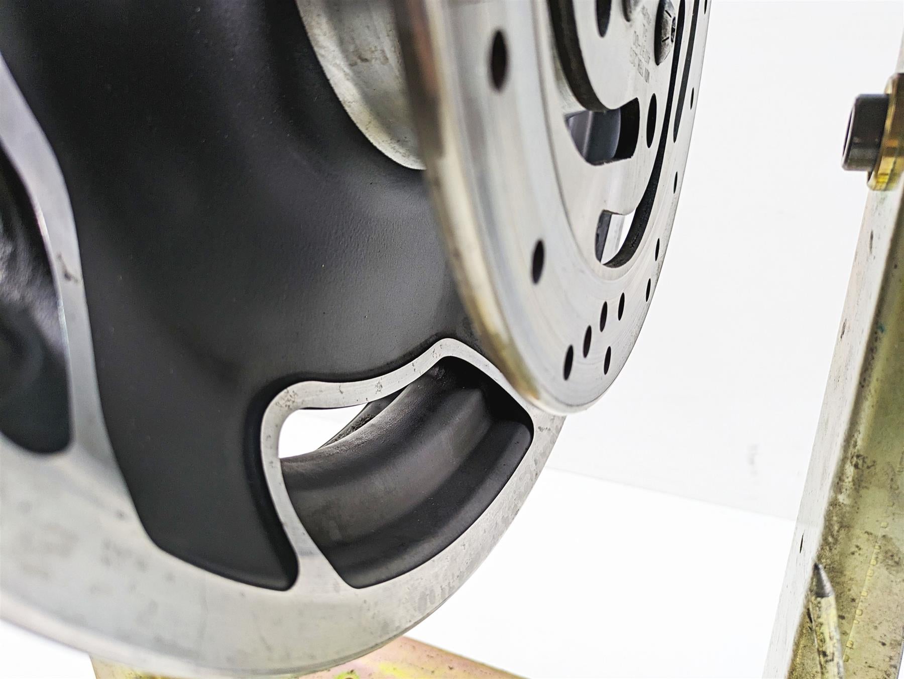 2006 Harley Touring FLHXI Street Glide 16x3 Cast Rear Wheel Rim 41288-06A {{ shop.shopifyCountryName }} - Mototech271