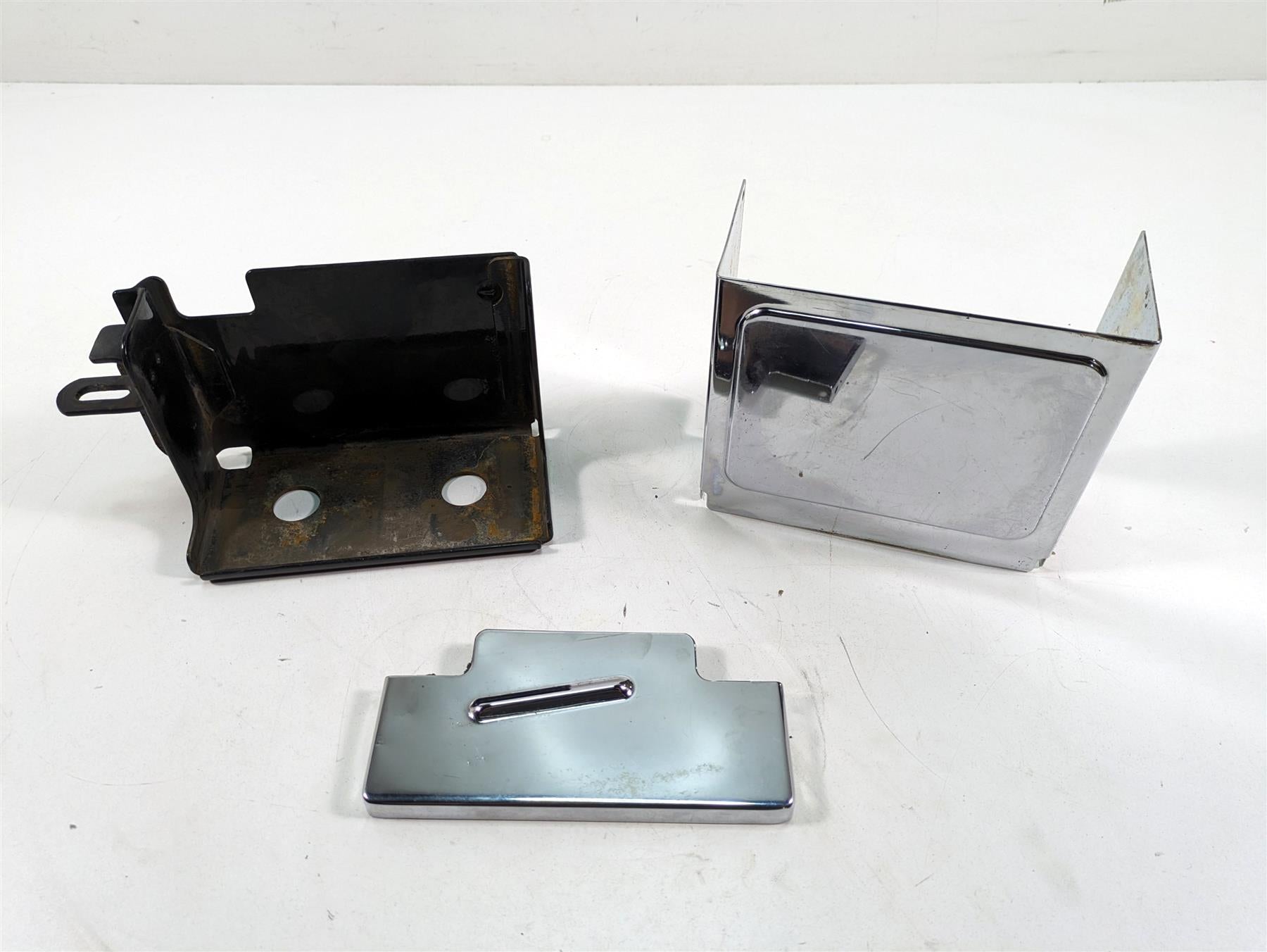 2000 Harley Dyna FXDL Low Rider Battery Box Tray & Chrome Cover 66375-97 | Mototech271