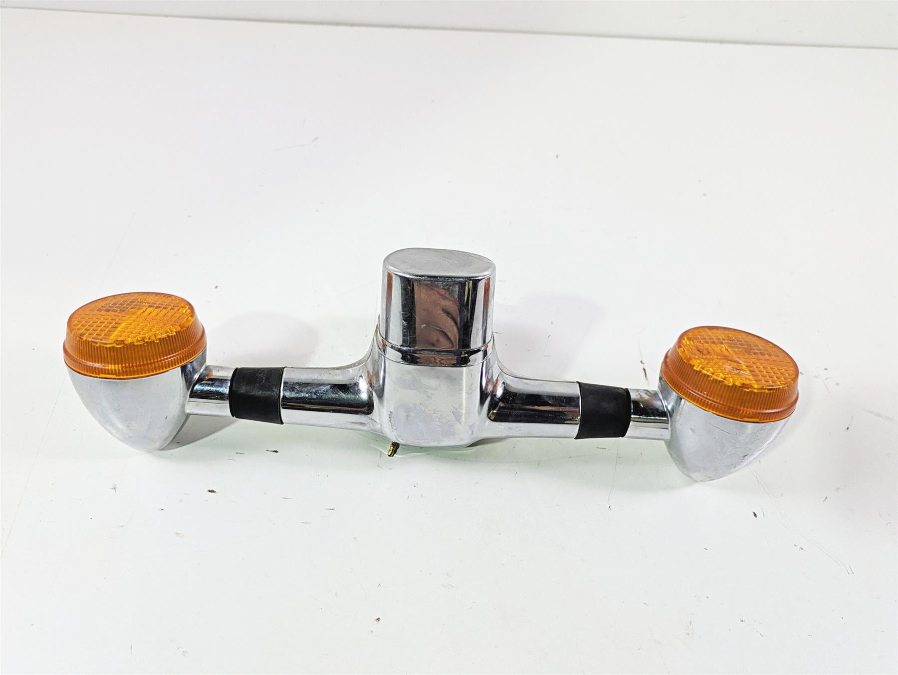 2000 Honda VT1100 Shadow Sabre Rear Blinker Turn Signal Bar 33600-MBA-613 {{ shop.shopifyCountryName }} - Mototech271