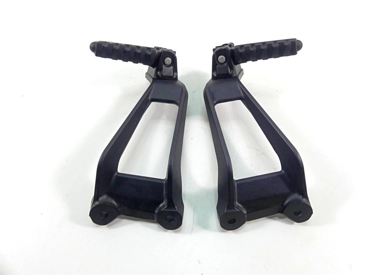 2016 KTM 1290 Super Duke R Rear Passenger Footpeg Foot Peg Set 6130304800033S {{ shop.shopifyCountryName }} - Mototech271