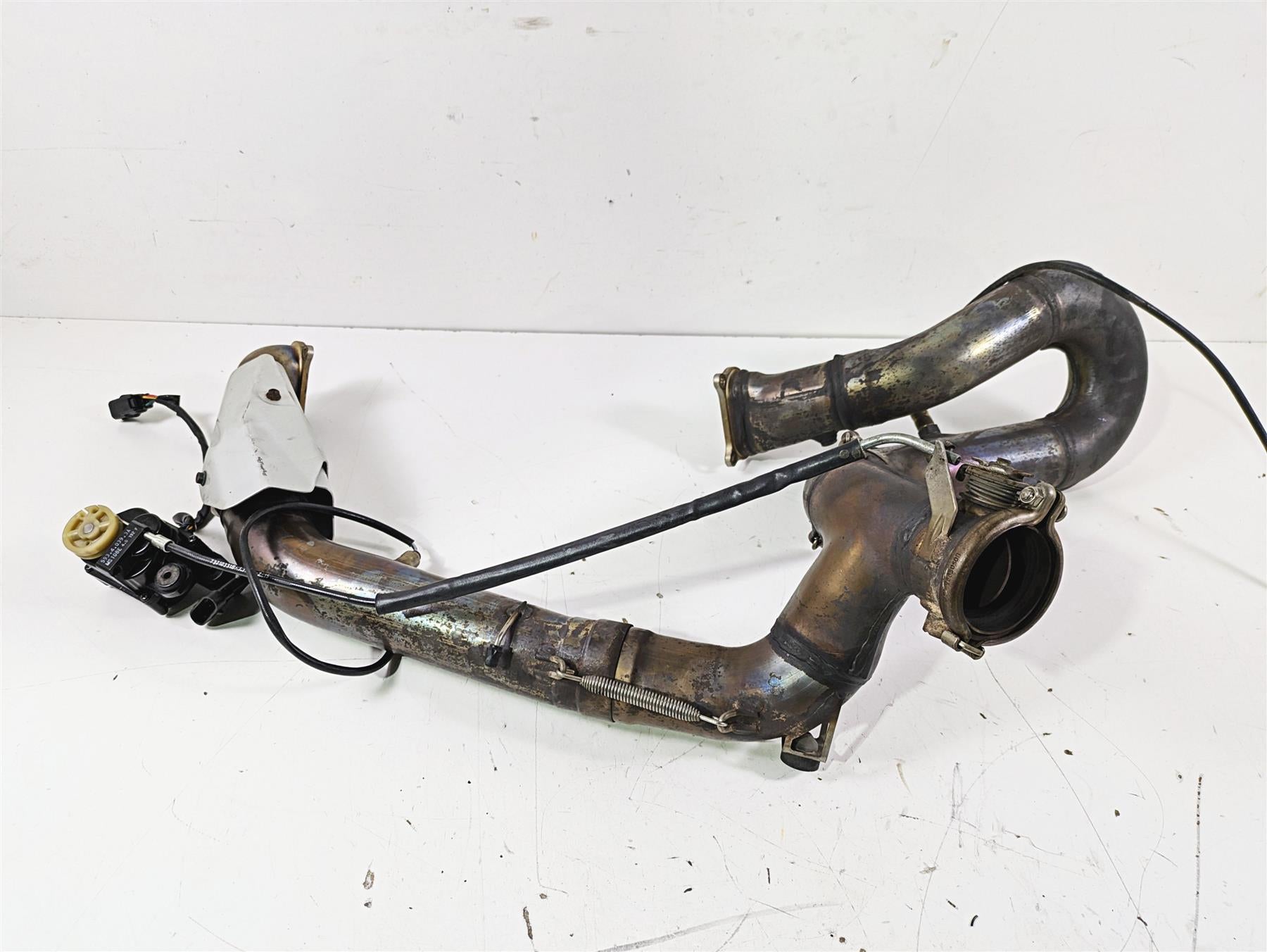 2015 Ducati Panigale 1299 S Exhaust Header & Servo Set 57014452A 57114423B