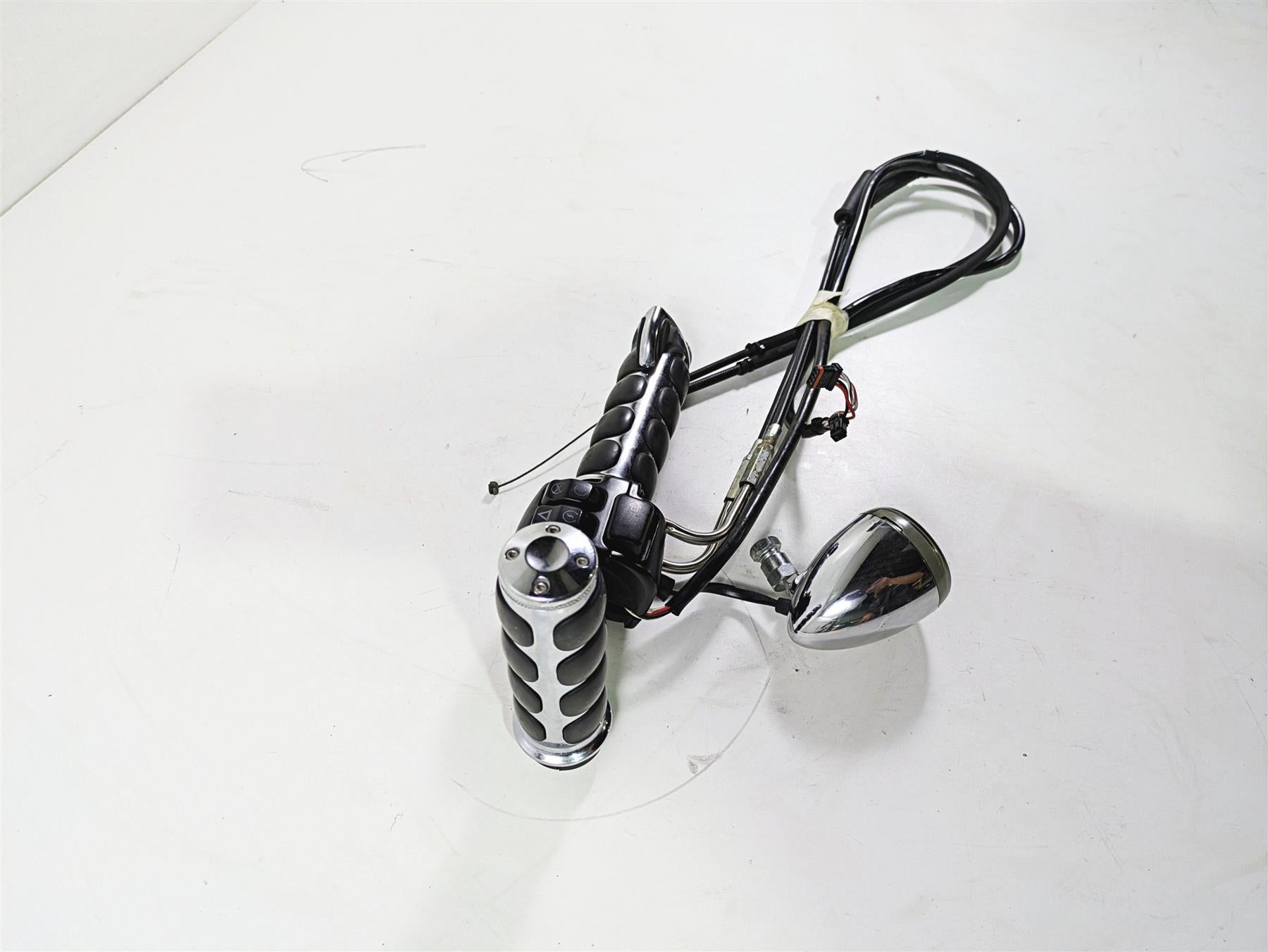 2016 Harley FXDL Dyna Low Rider Right Hand Control Switch + Led Blinker 71500361 {{ shop.shopifyCountryName }} - Mototech271