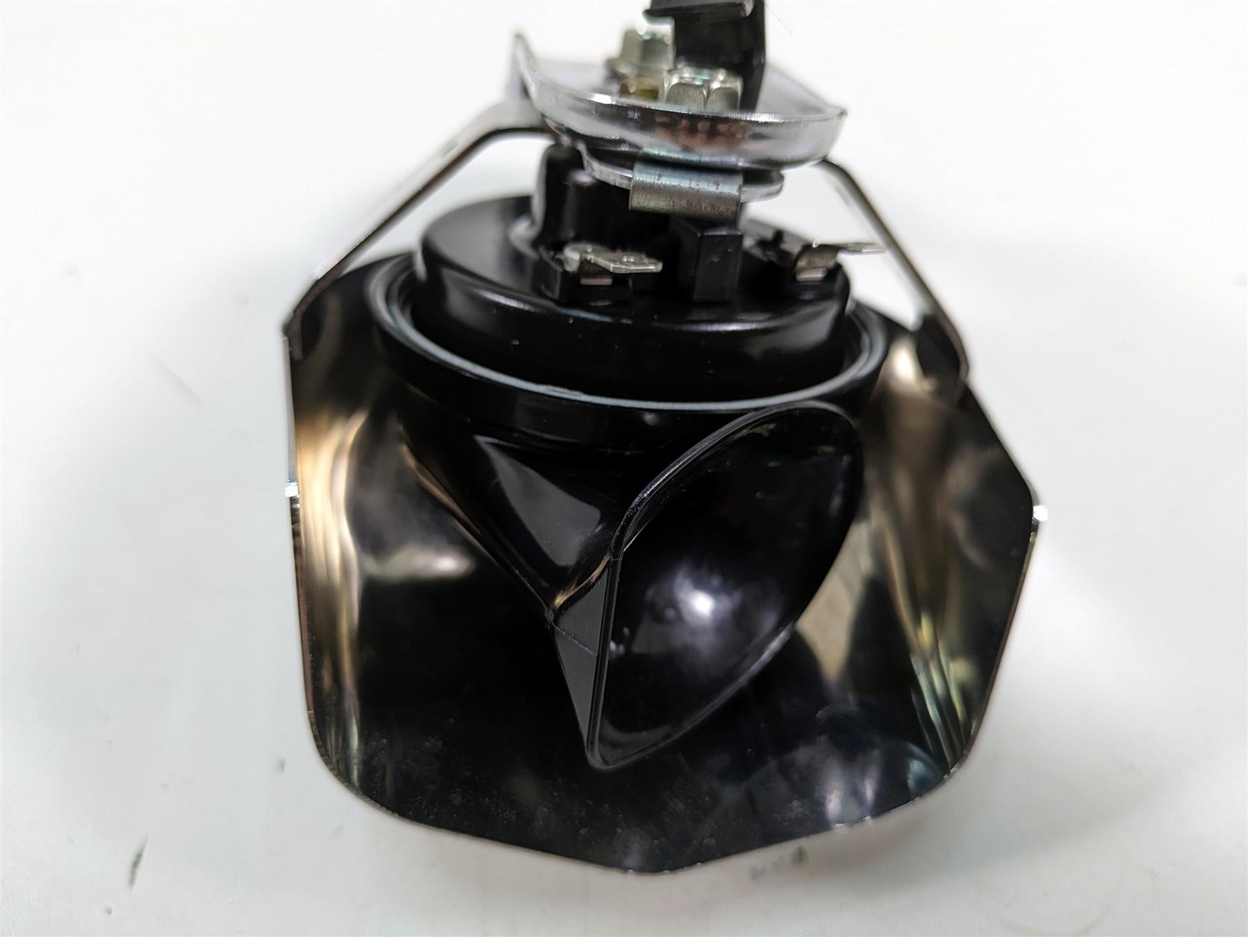 2006 Harley Touring FLHTCUI Electra Glide Horn & Chrome Cover 61300478A {{ shop.shopifyCountryName }} - Mototech271