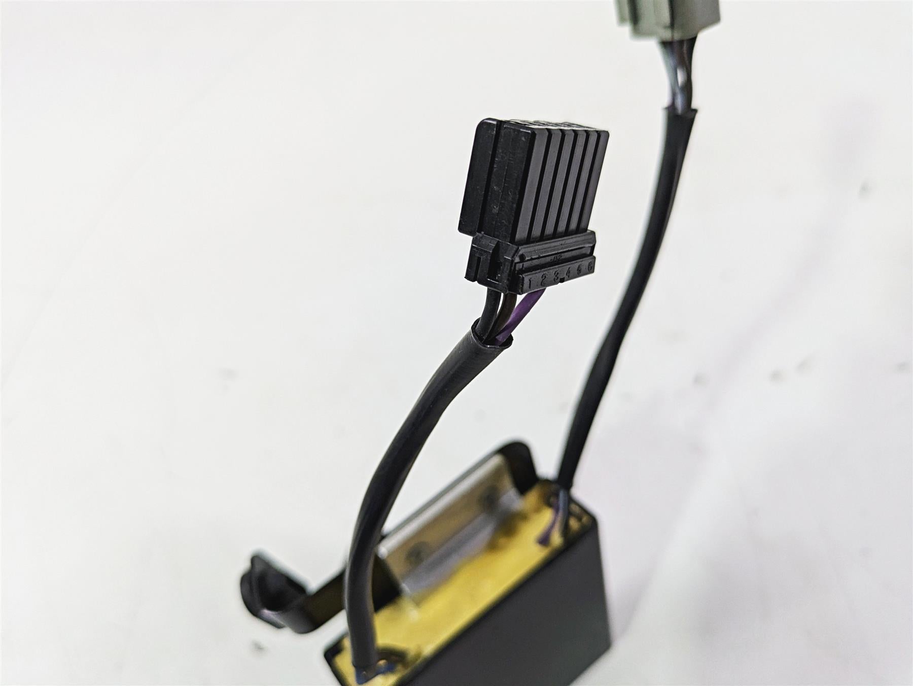2010 Harley VRSCF Muscle Rod Blinker Turn Signal Module 69457-09 {{ shop.shopifyCountryName }} - Mototech271