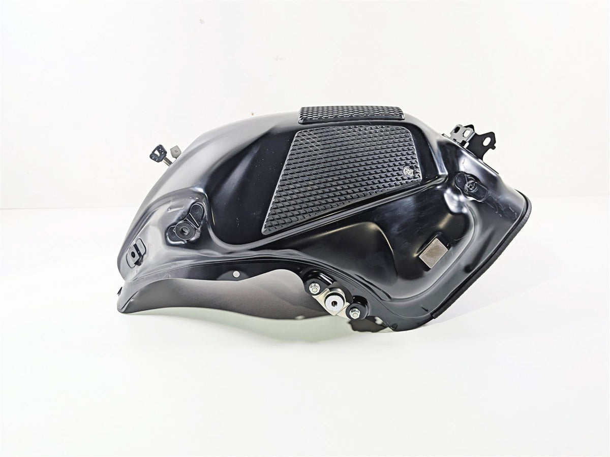 2023 Yamaha MT10 MTN1000 Fuel Gas Petrol Tank Lid & Key -No Dent B67-24110-01-P0 {{ shop.shopifyCountryName }} - Mototech271