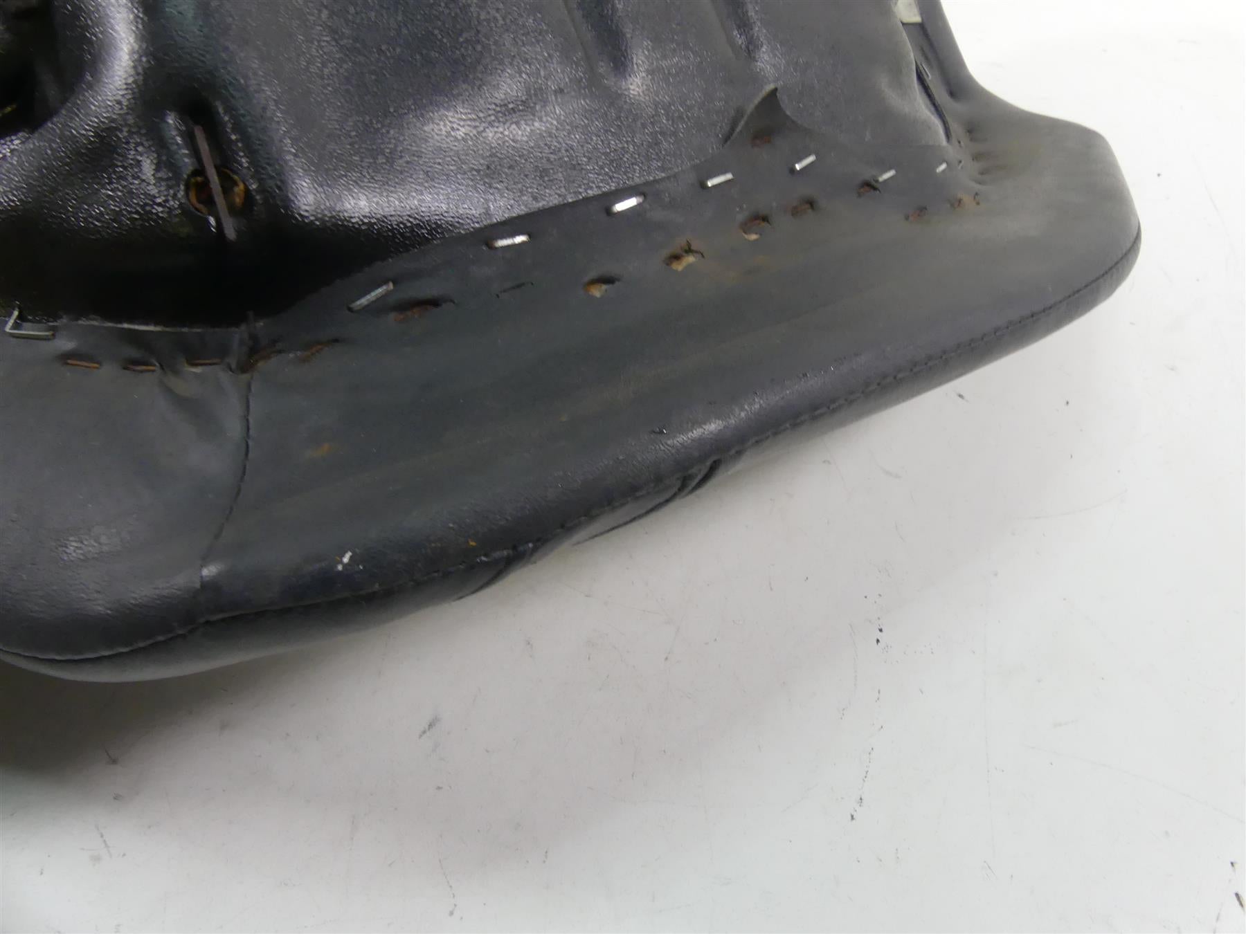 2000 Harley Dyna FXR4 CVO Super Glide Driver Rider Seat Saddle - Read 52450-99 {{ shop.shopifyCountryName }} - Mototech271