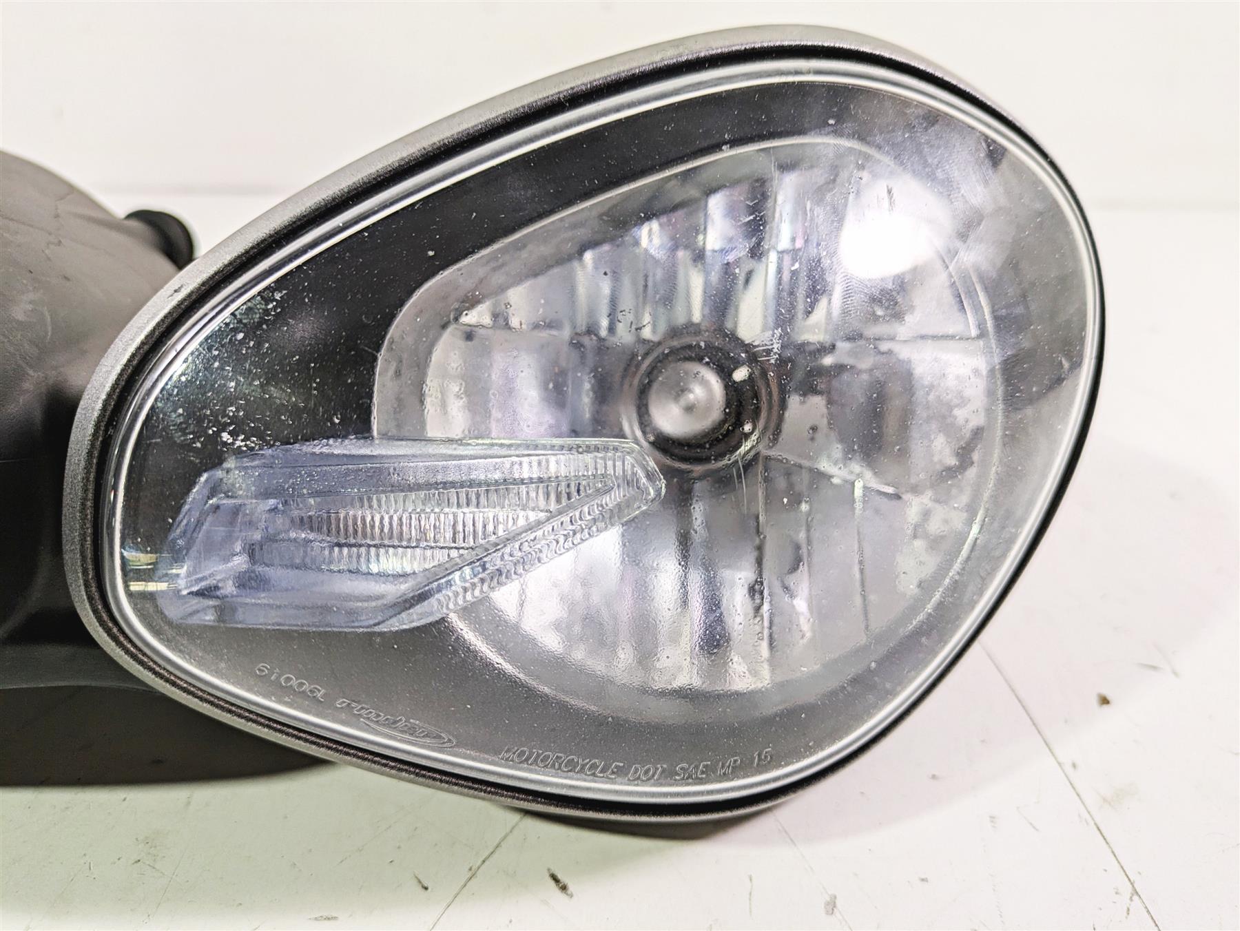 2019 Triumph Speed Triple RS 1050 Headlights Head Light Lamp READ T2702886 {{ shop.shopifyCountryName }} - Mototech271