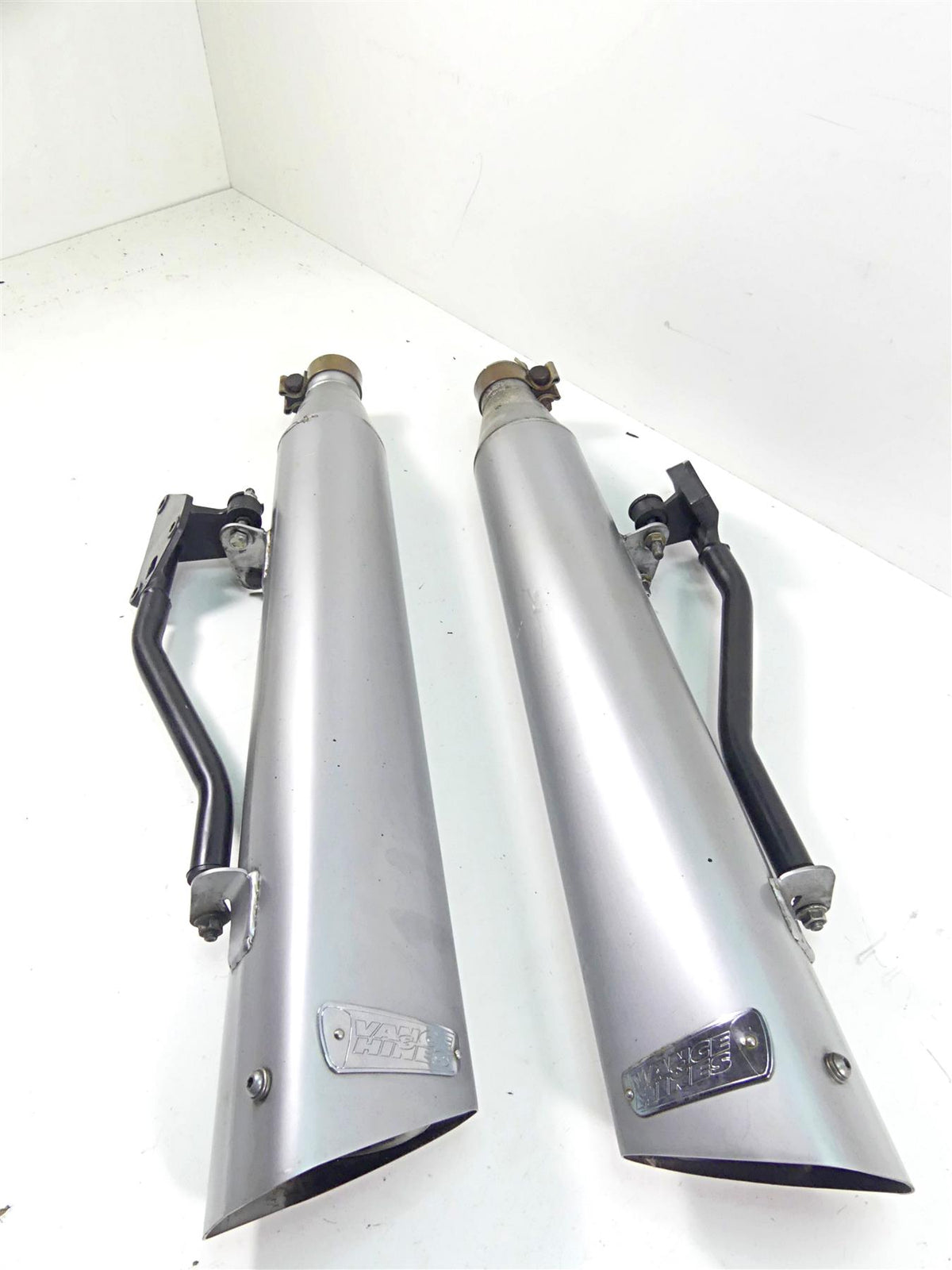 2013 Harley VRSCF Muscle Vrod Vance Hines Exhaust Slip On Muffler Set 1801-0343 {{ shop.shopifyCountryName }} - Mototech271