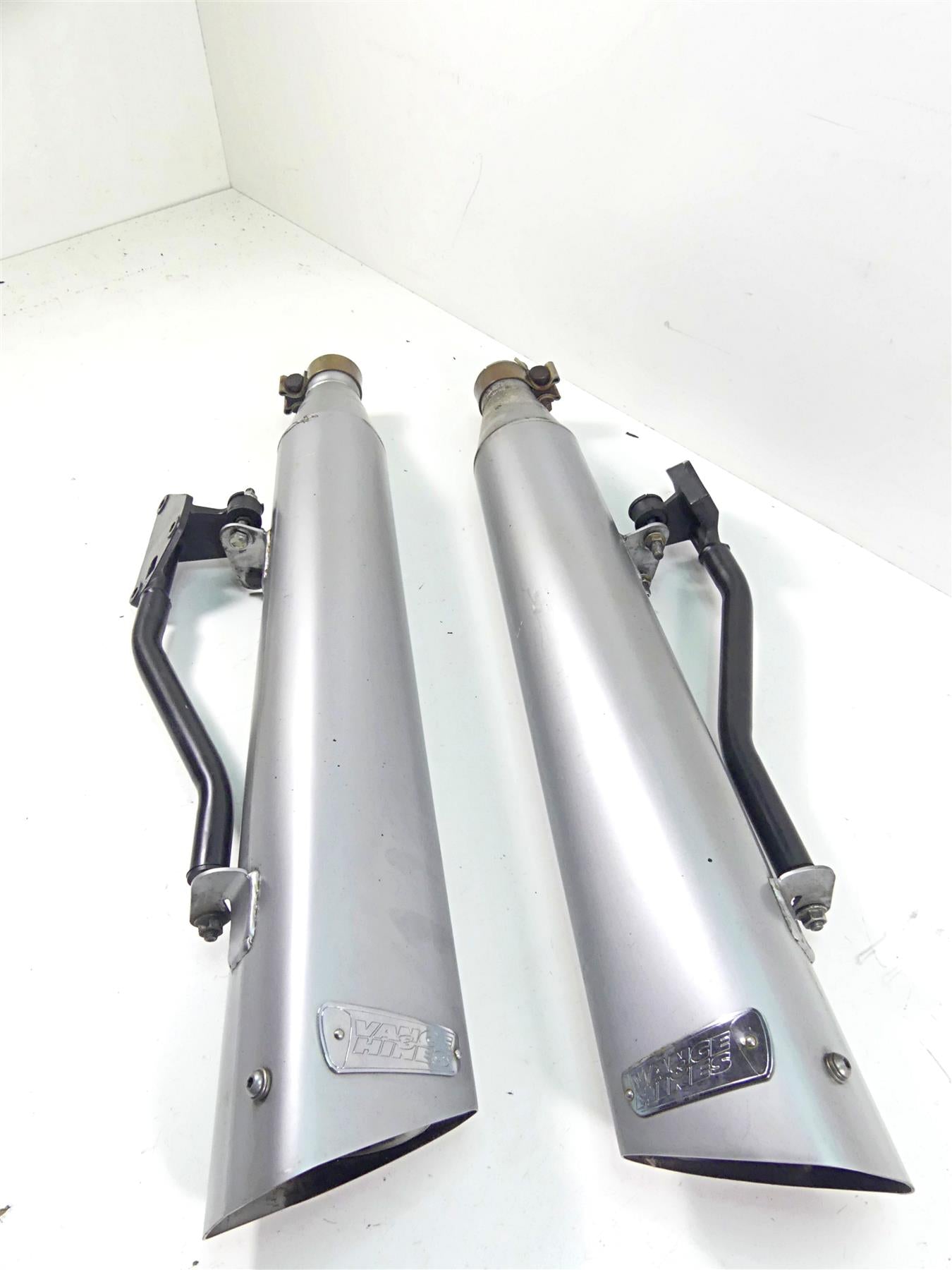 2013 Harley VRSCF Muscle Vrod Vance Hines Exhaust Slip On Muffler Set 1801-0343 {{ shop.shopifyCountryName }} - Mototech271
