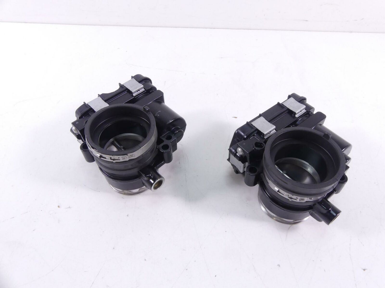 2016 BMW R1200R K53 Throttle Body Fuel Injector Set 13548564959 {{ shop.shopifyCountryName }} - Mototech271