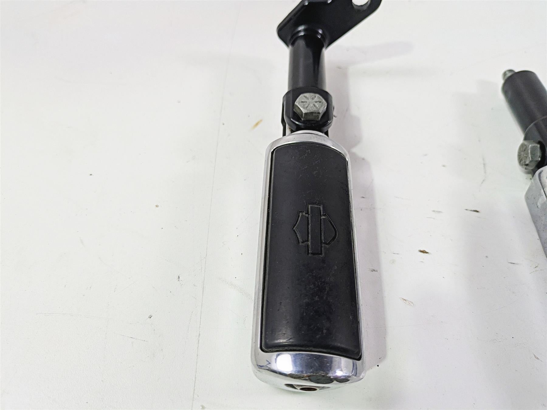 2014 Harley FLS Softail Slim Rear Passenger Footpeg Set 50932-08 {{ shop.shopifyCountryName }} - Mototech271