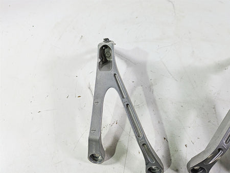 2008 Honda CBR1000RR SC59 Rear Passenger Footpeg Set 50750-MFL-000 50760-MFL-000 {{ shop.shopifyCountryName }} - Mototech271