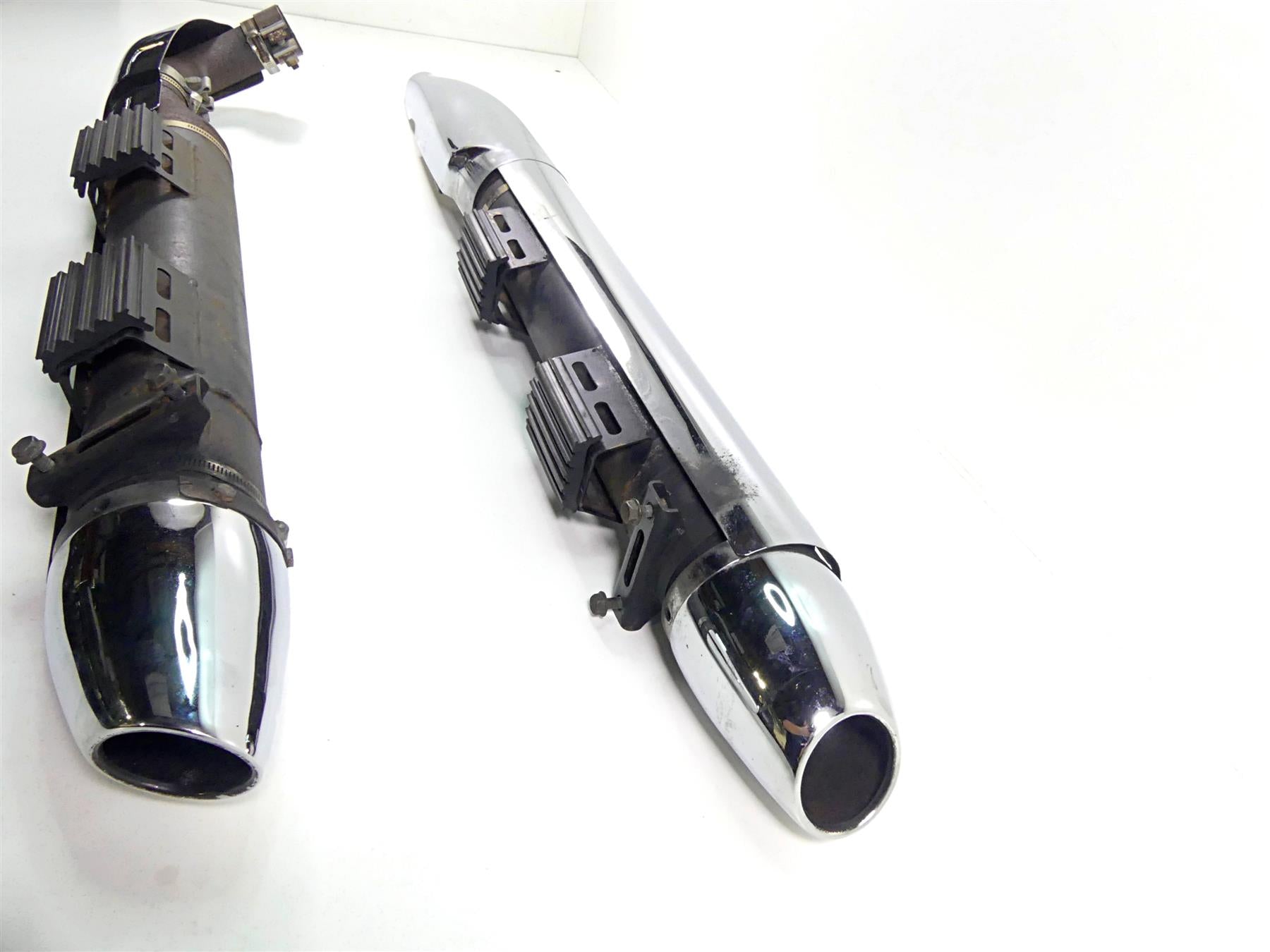 2011 Victory Cross Country Exhaust Muffler Silencer Pipe READ 1261978 1261975 {{ shop.shopifyCountryName }} - Mototech271