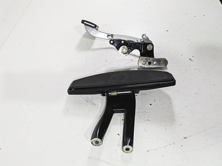2021 Harley Softail FLSL Slim Right Floorboard & Brake Pedal 50500737 50600202 {{ shop.shopifyCountryName }} - Mototech271