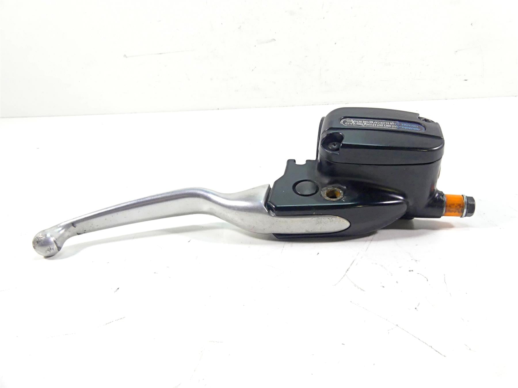 2013 Harley VRSCF Muscle Vrod Front Brake Master Cylinder 11/16" 44551-08F {{ shop.shopifyCountryName }} - Mototech271