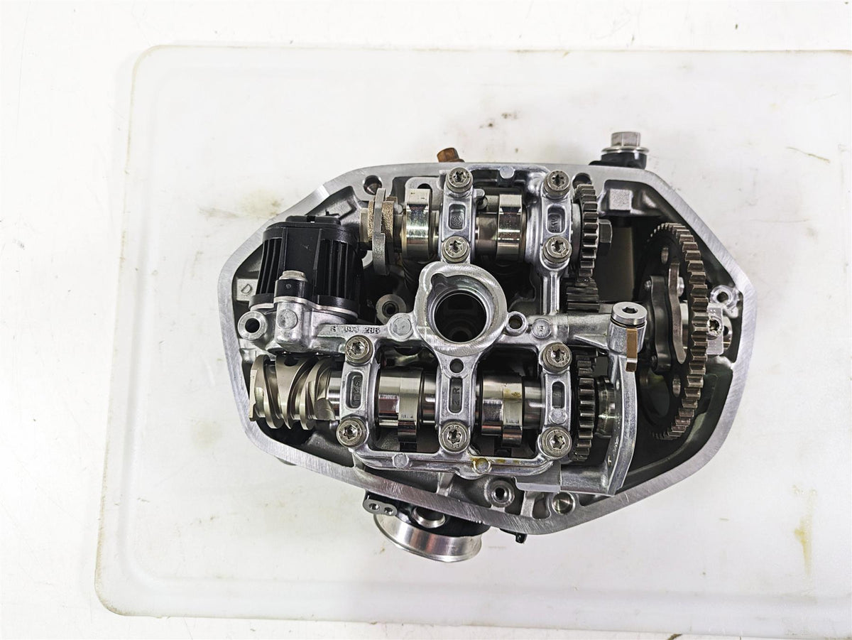 2022 BMW R1250 RT K052 Right Cylinder Head Cylinderhead -Read 11128504124 {{ shop.shopifyCountryName }} - Mototech271