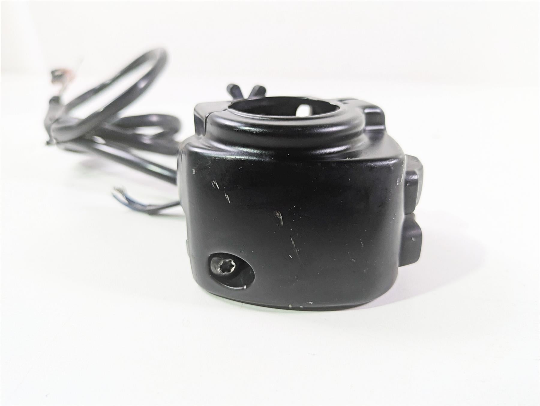 2016 Harley FXDF Dyna Fat Bob Right Start Stop Control Switch - Read 71500360 {{ shop.shopifyCountryName }} - Mototech271
