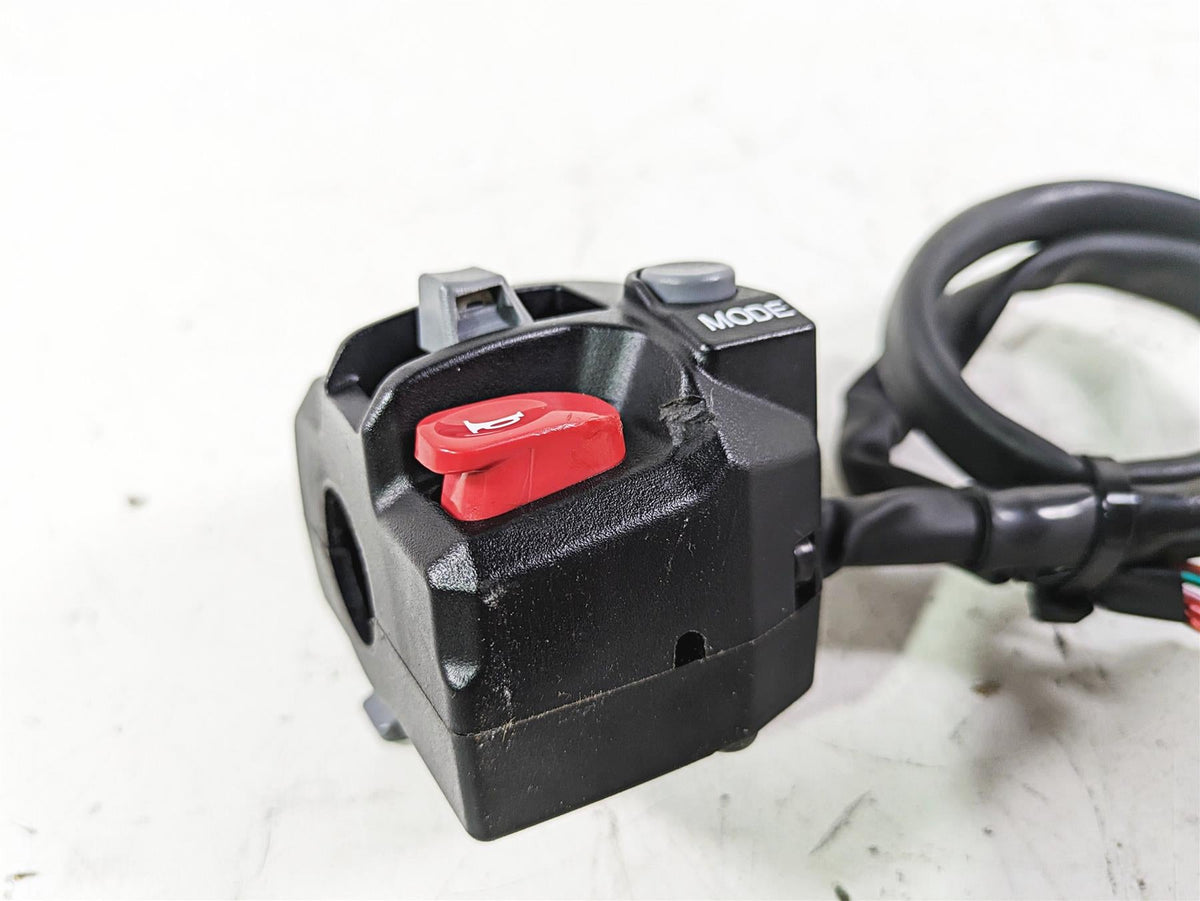 2020 Triumph Street Scrambler 900 Left Hand Control Switch T2042241 {{ shop.shopifyCountryName }} - Mototech271
