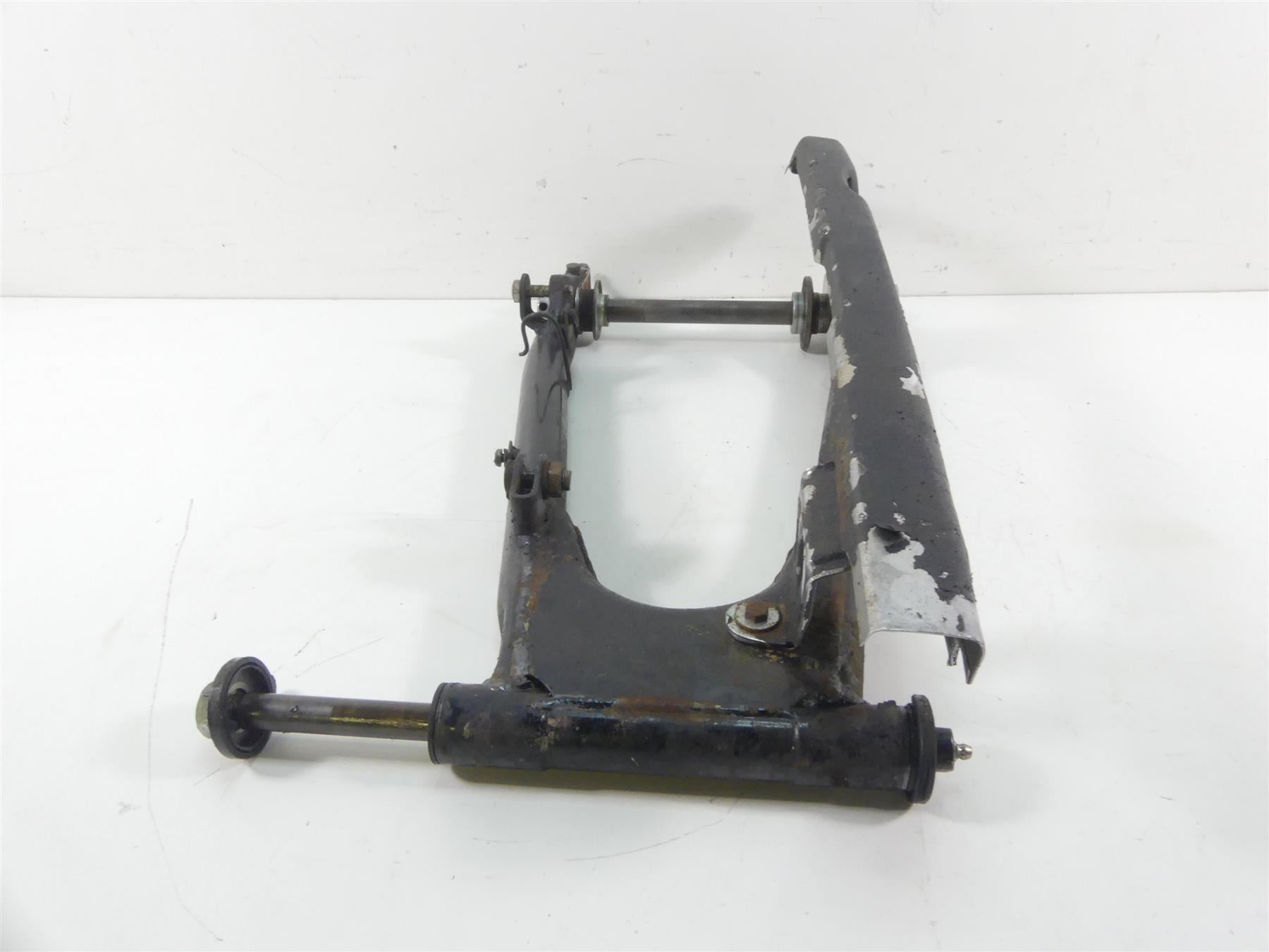 1978 Yamaha XS650 SE Special Rear Swingarm Swing Arm & Axle 2M0-22110-01-33 {{ shop.shopifyCountryName }} - Mototech271