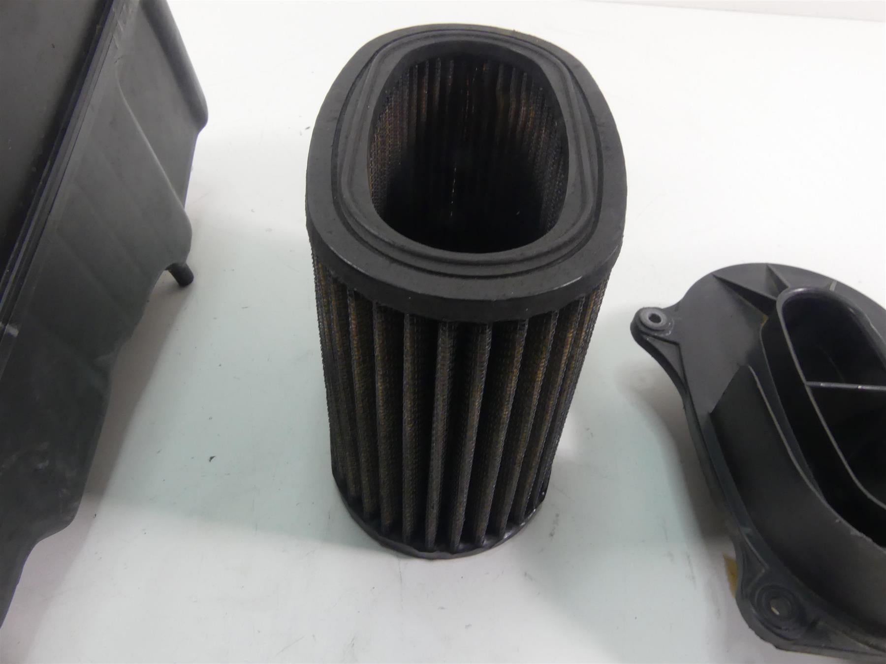 2007 Honda VT1100 C Shadow Spirit Air Box Cleaner Breather & Tubes 17210-MM8-020 {{ shop.shopifyCountryName }} - Mototech271