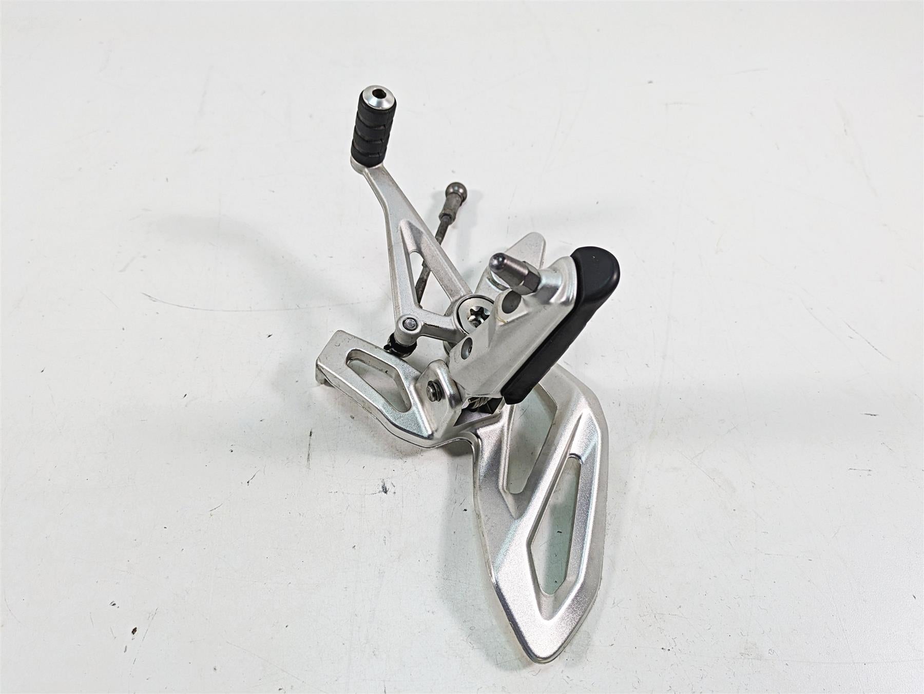 2016 BMW R1200R K53 Left Rider Footpeg & Shifter Shift Lever Set 46718540796 {{ shop.shopifyCountryName }} - Mototech271