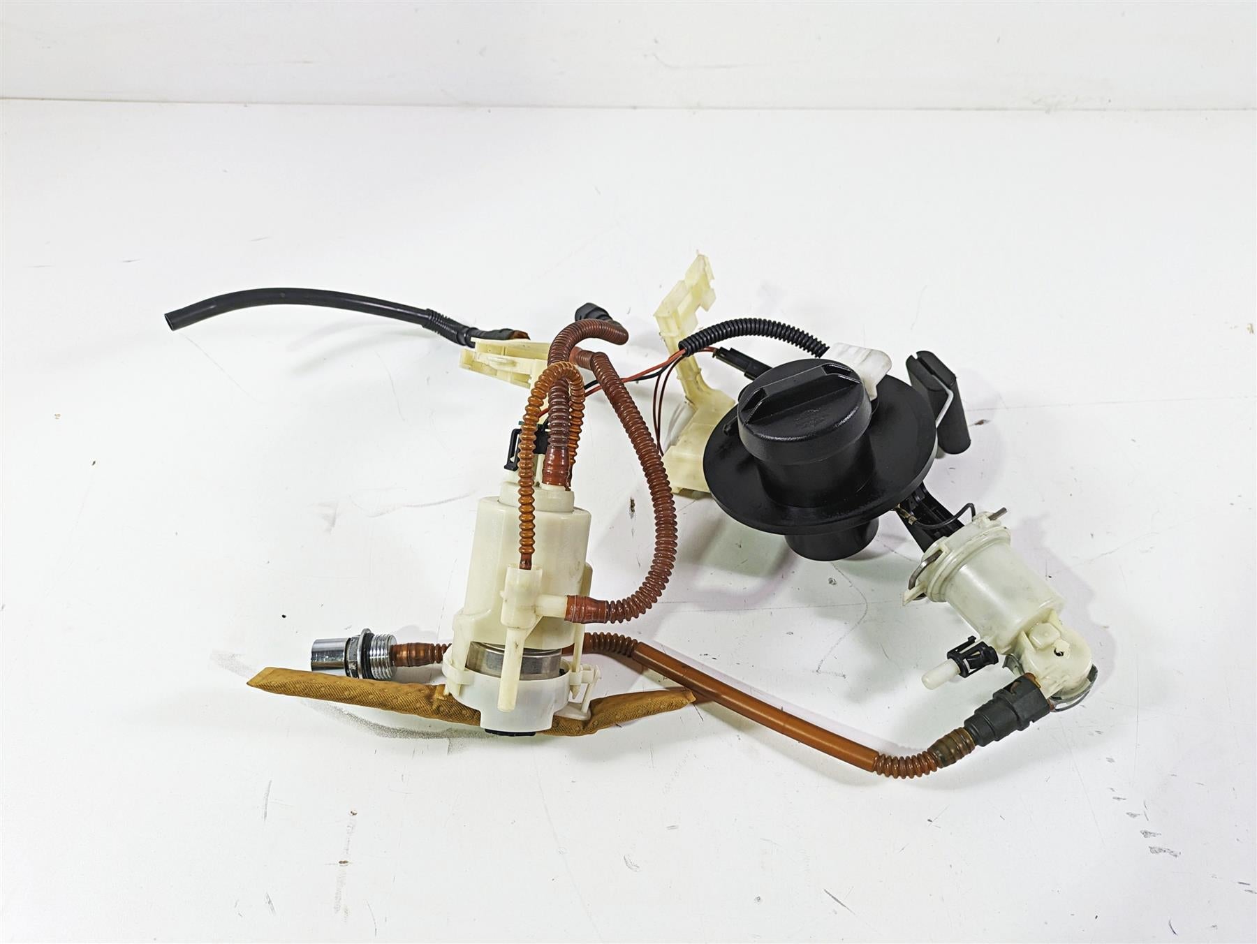 2008 Harley Touring FLHTCU E-Glide 105TH Fuel Gas Petrol Pump 75069-08 {{ shop.shopifyCountryName }} - Mototech271