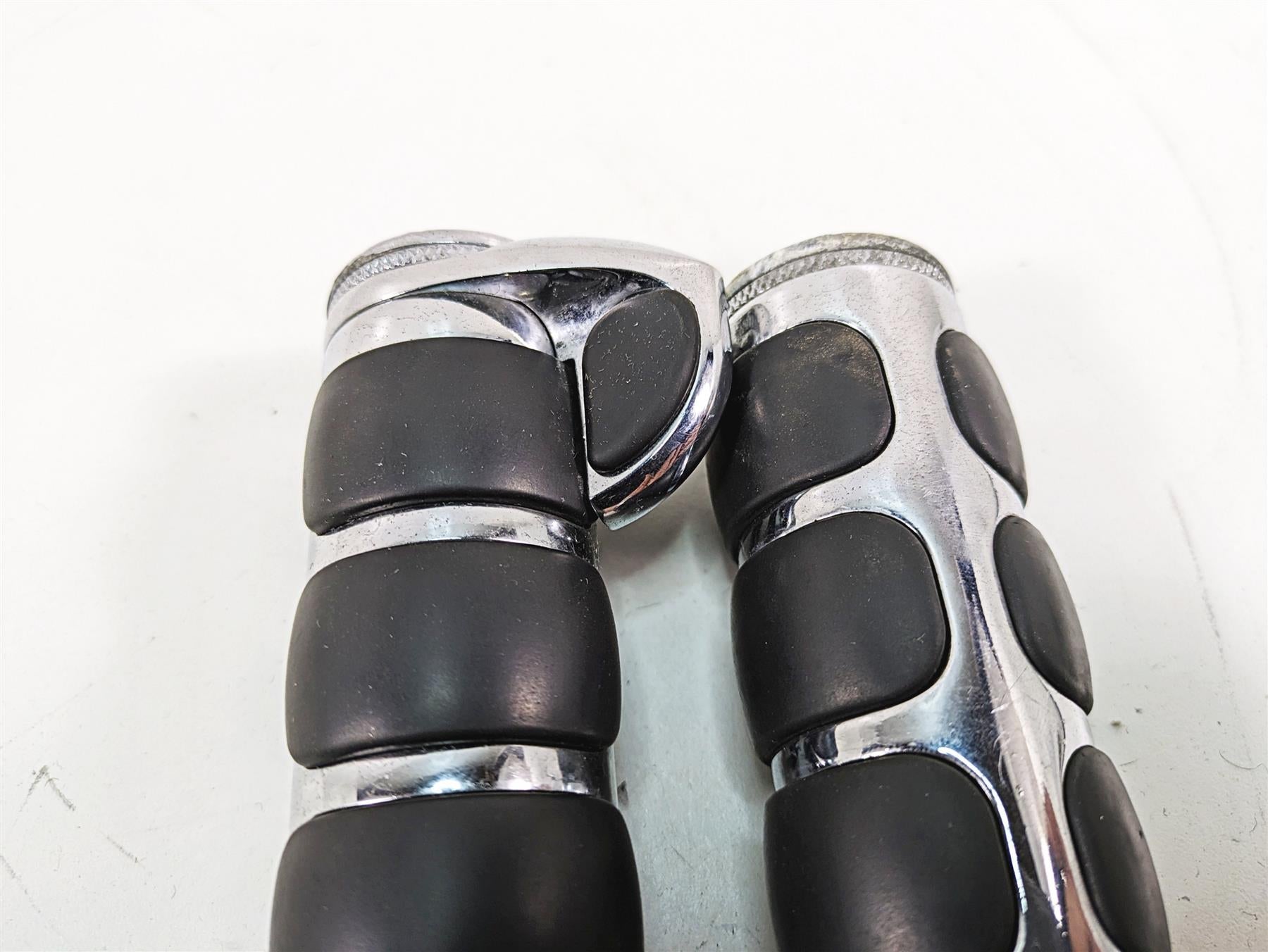 1999 Harley Dyna FXDL Low Rider Chrome Hand Grip Set {{ shop.shopifyCountryName }} - Mototech271
