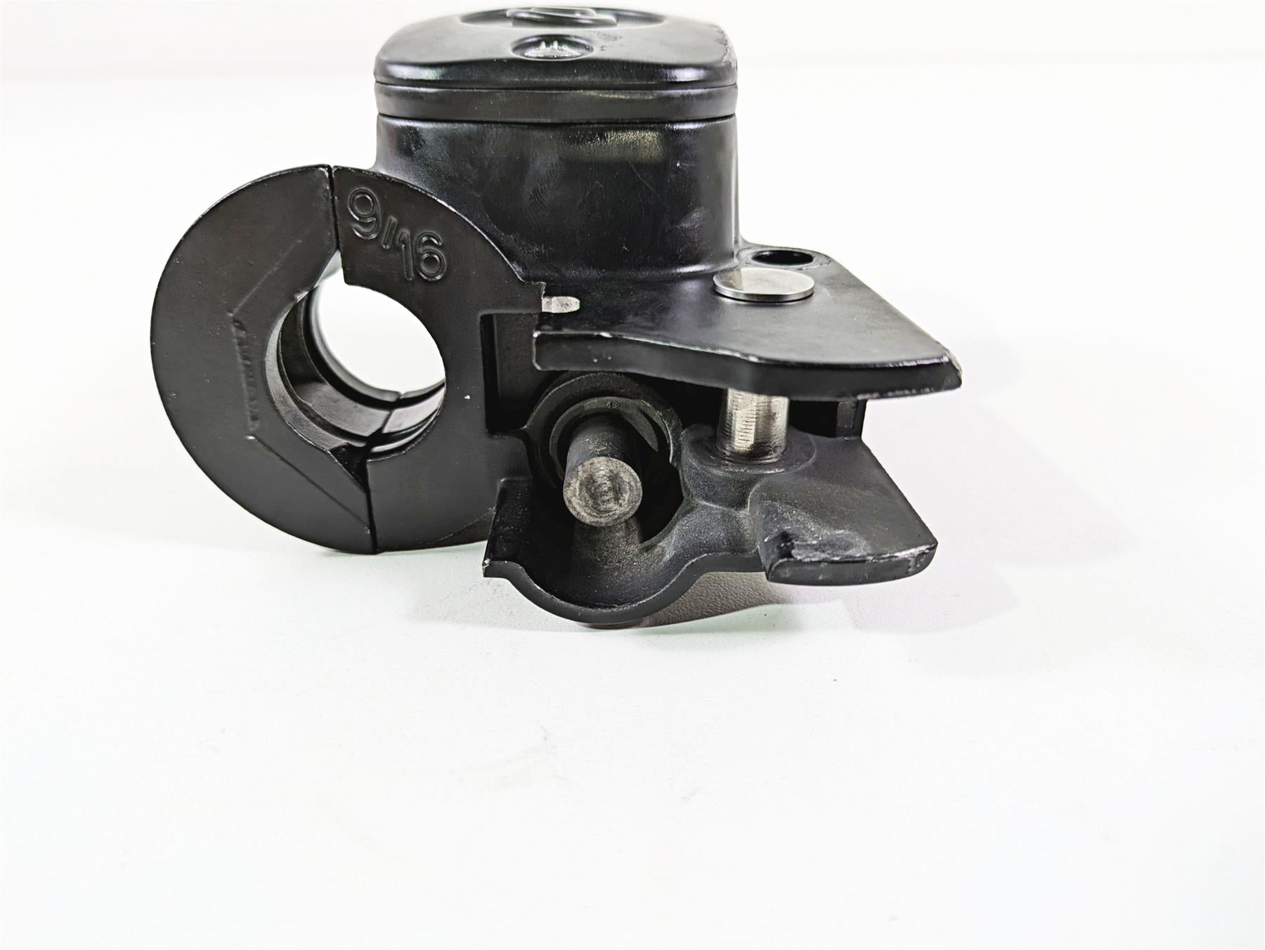 2009 Harley FLSTSB Cross Bones Front Master Cylinder 9/16 45019-08C {{ shop.shopifyCountryName }} - Mototech271