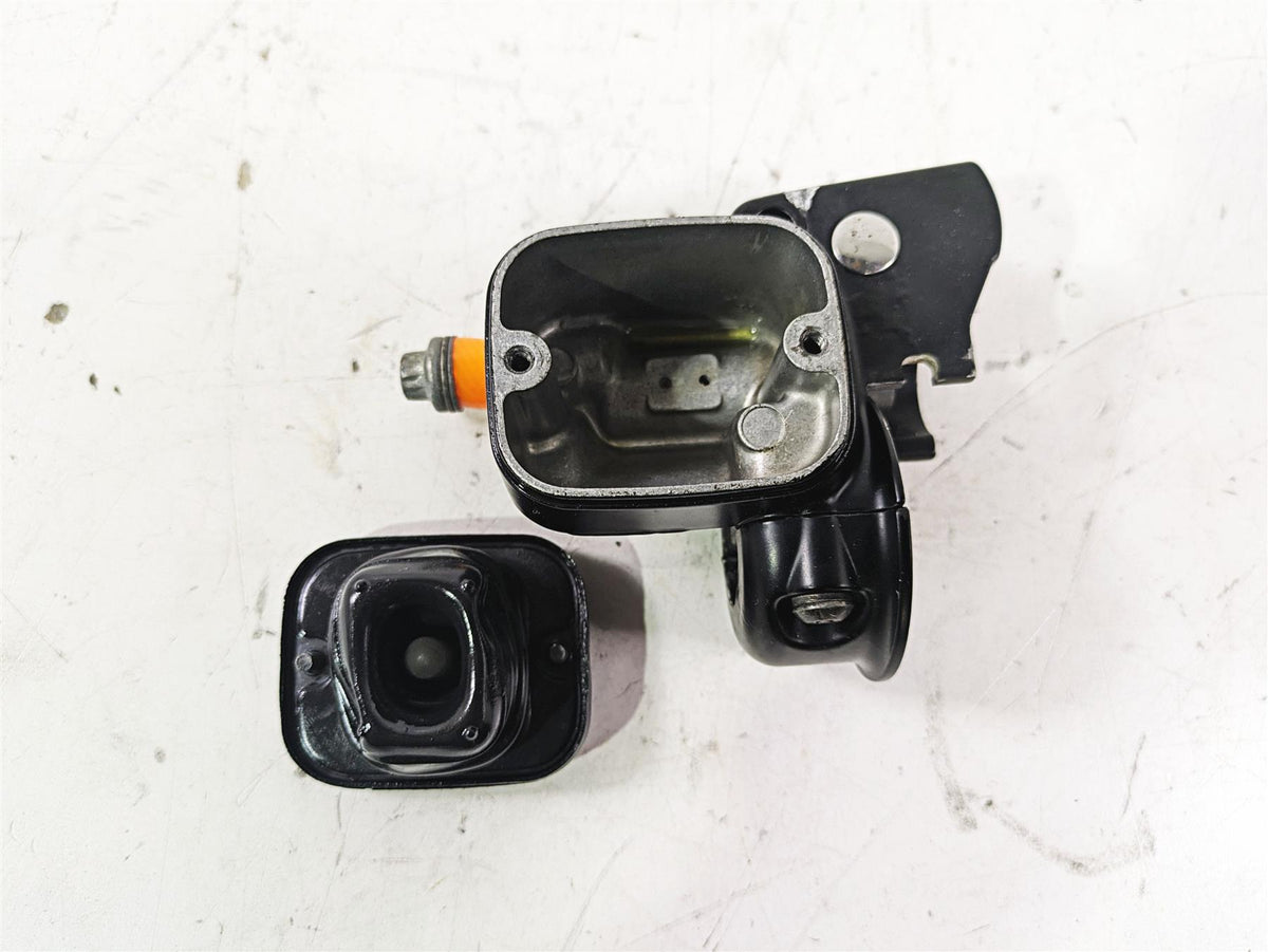 2003 Harley Touring FLHTCUI 100TH E-Glide Front Brake Master Cylinder 45013-96E {{ shop.shopifyCountryName }} - Mototech271